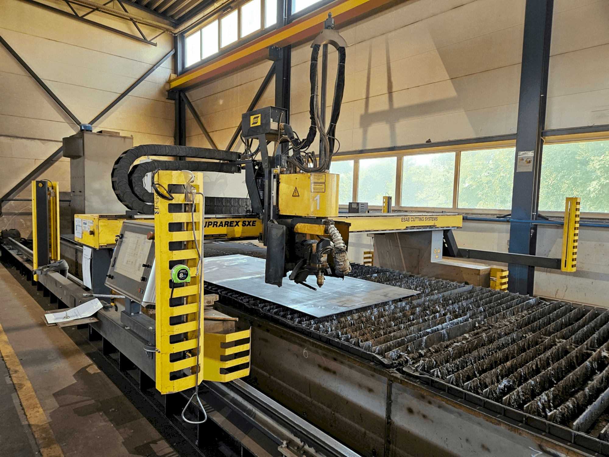 A ESAB Suprarex SXE HD 4000 230 V gép elölnézete