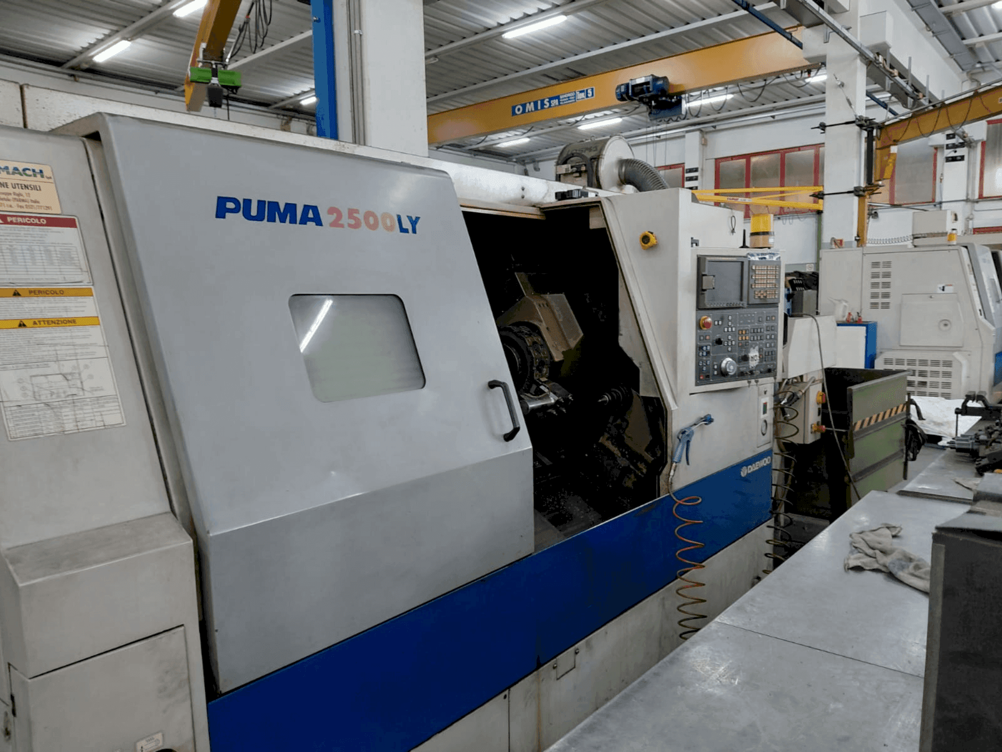 A DOOSAN Puma 2500 LY gép elölnézete