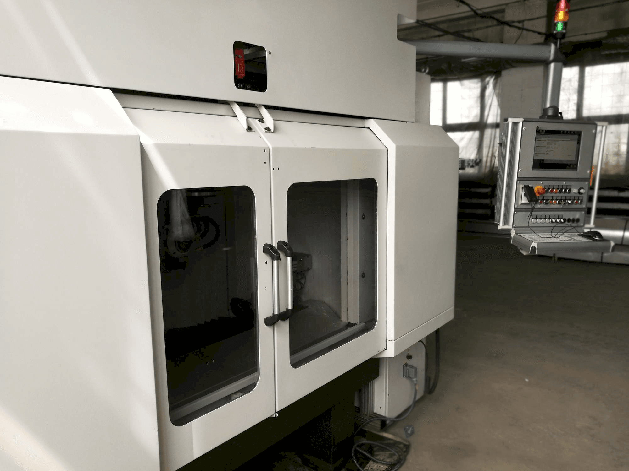 A Fohrenbach F-Grind 605 gép elölnézete