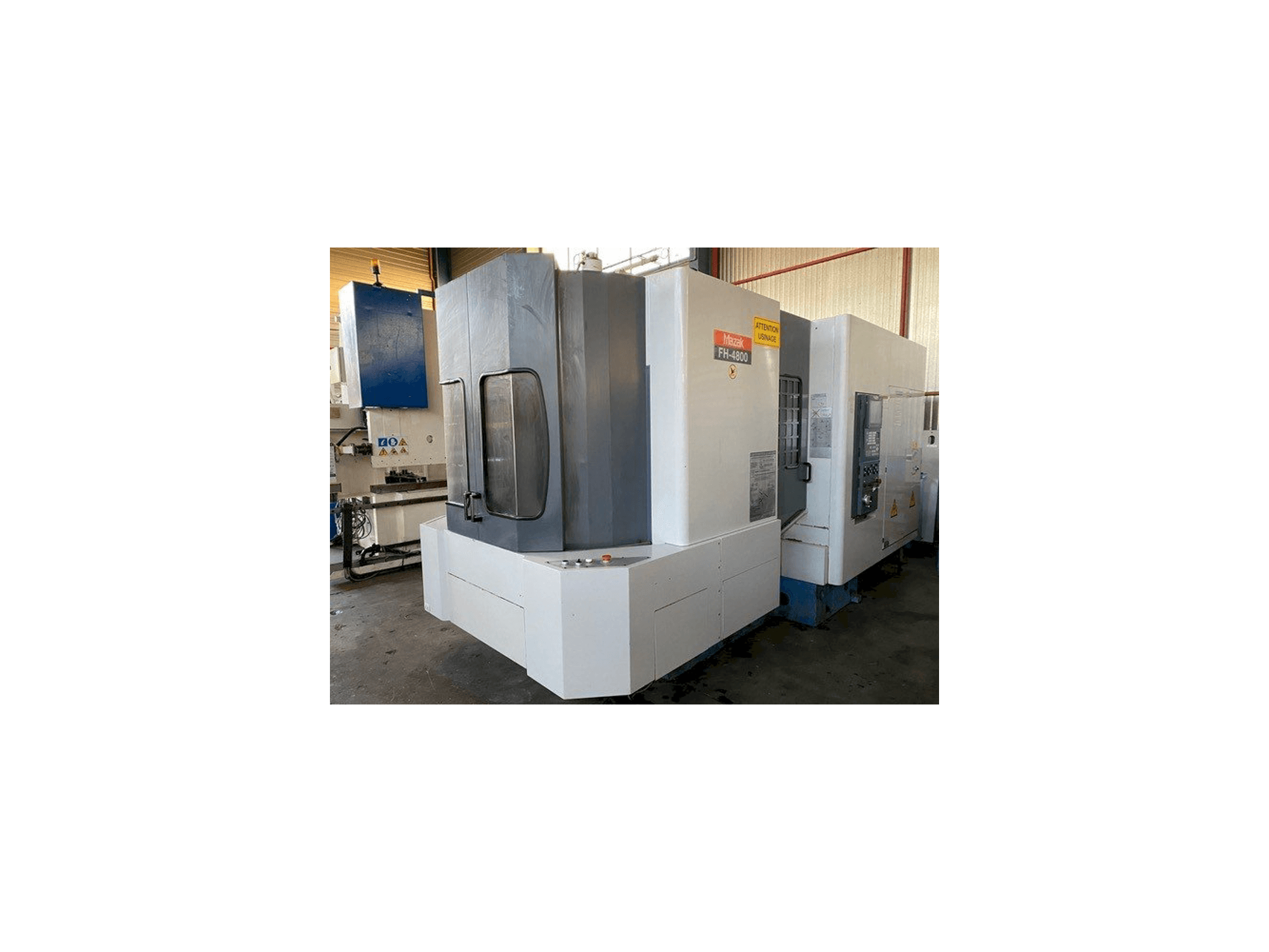 A Mazak FH4800 gép elölnézete