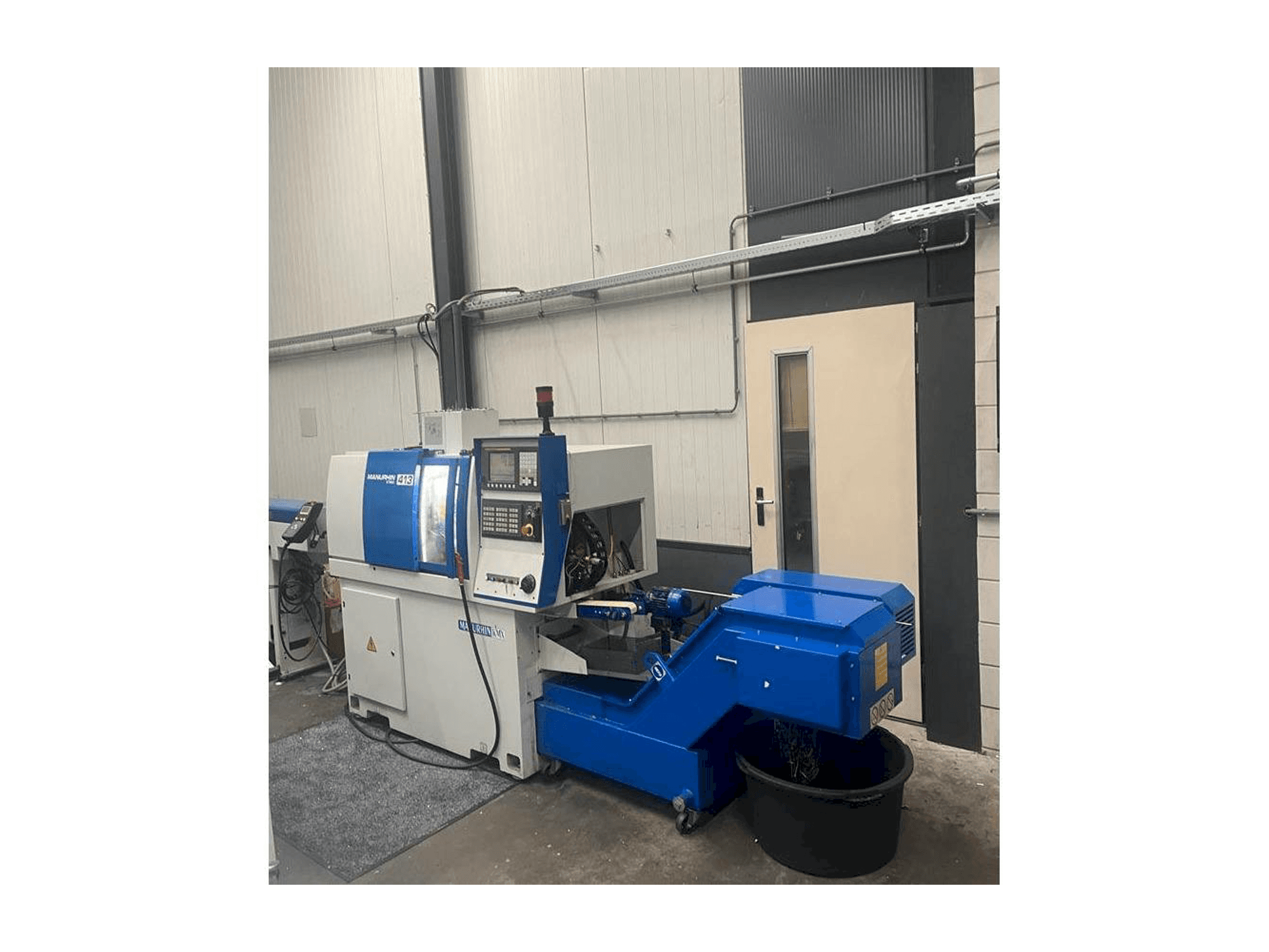 A Manurhin K'MX 413 gép elölnézete