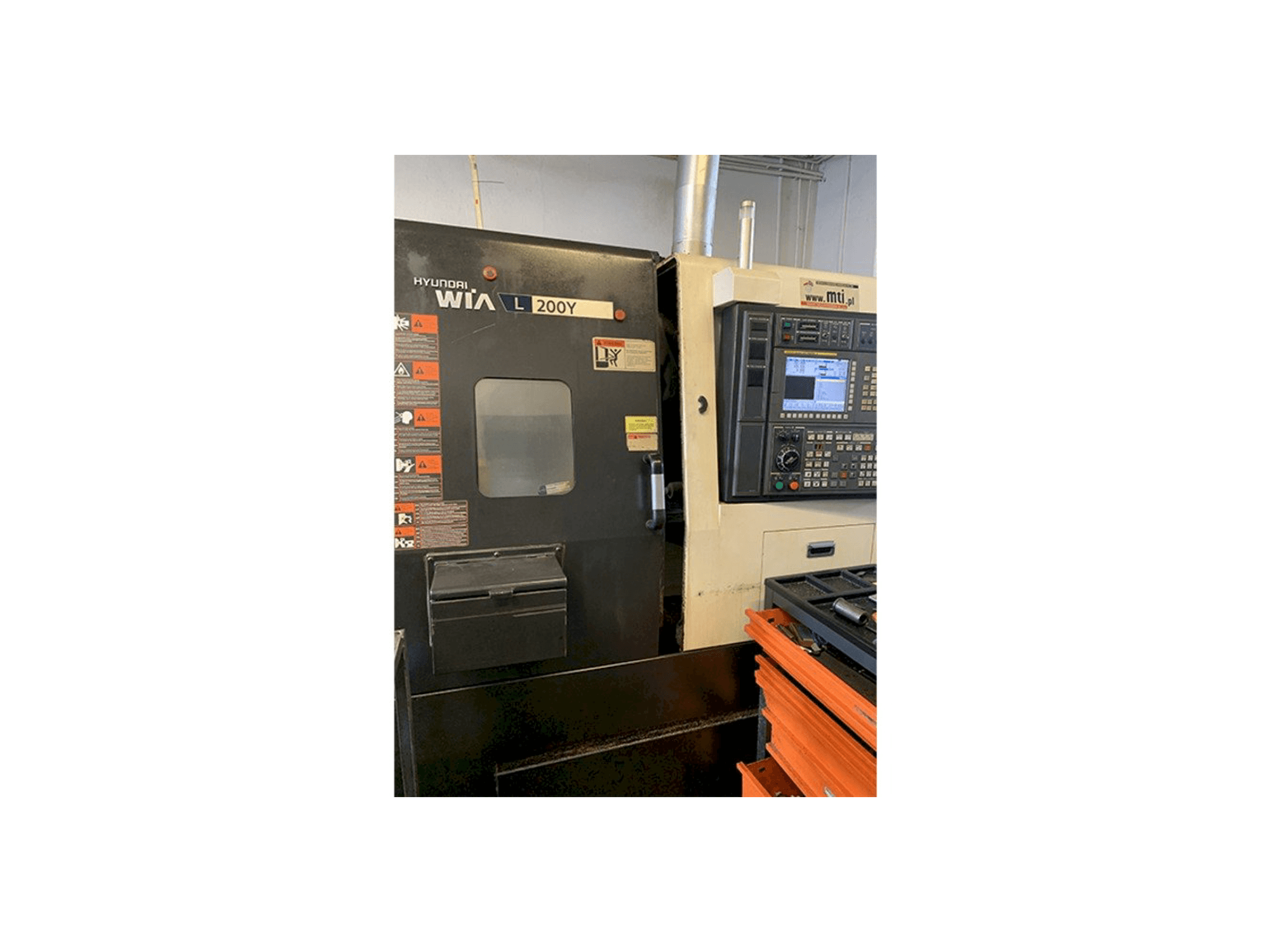 A Hyundai Wia L200Y gép elölnézete