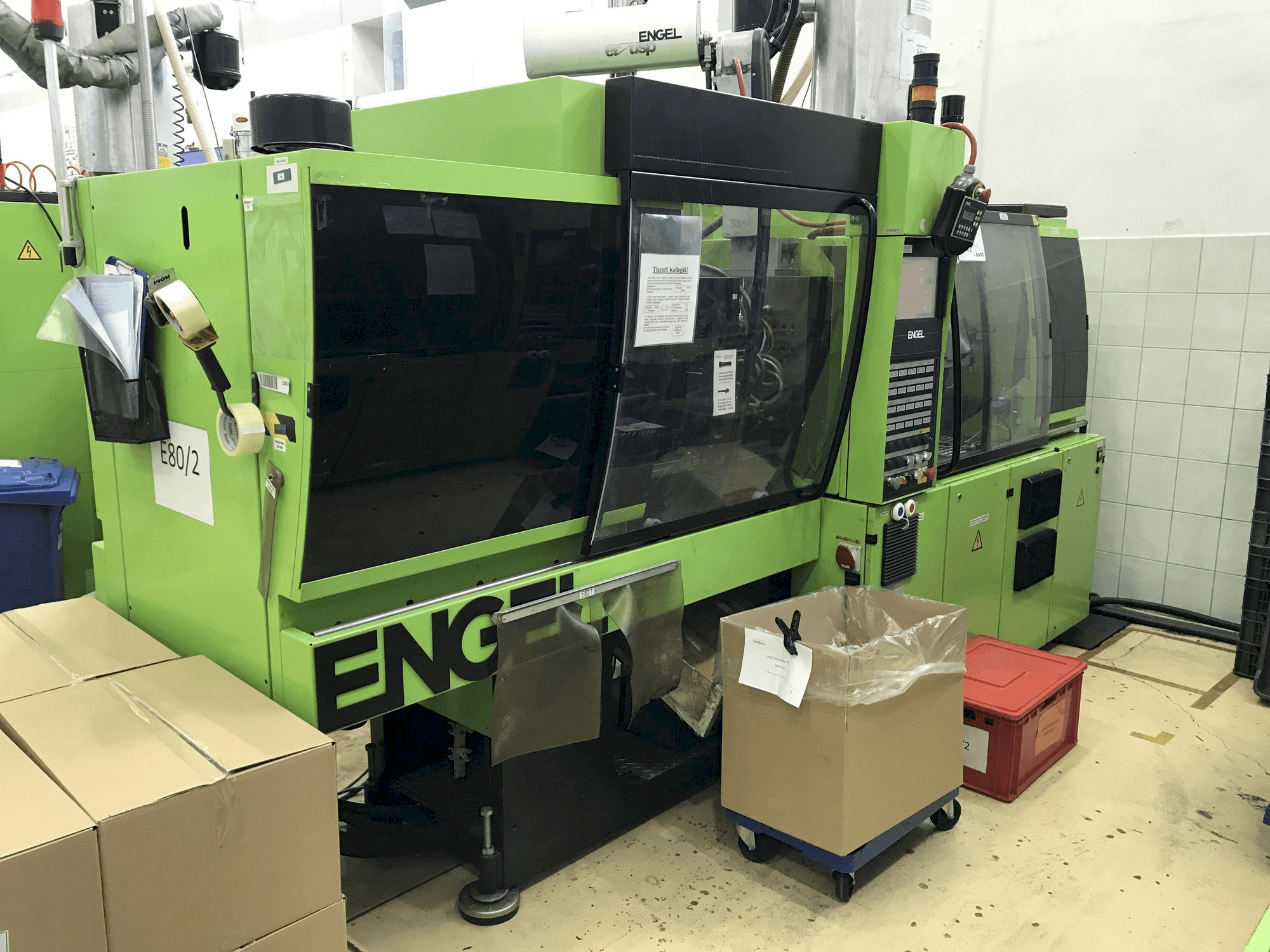 A ENGEL VC 330/80 Tech gép elölnézete