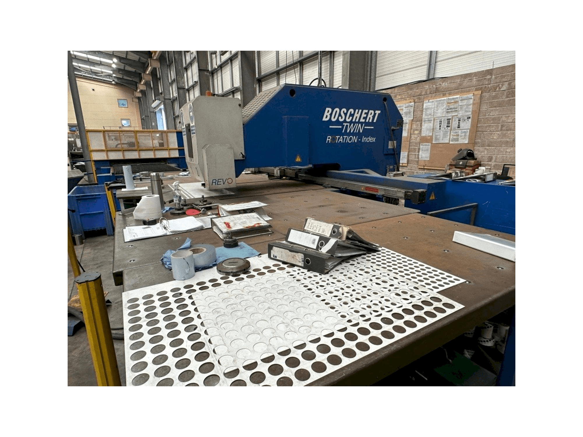 A Boschert Twin 1000 Inde gép elölnézete