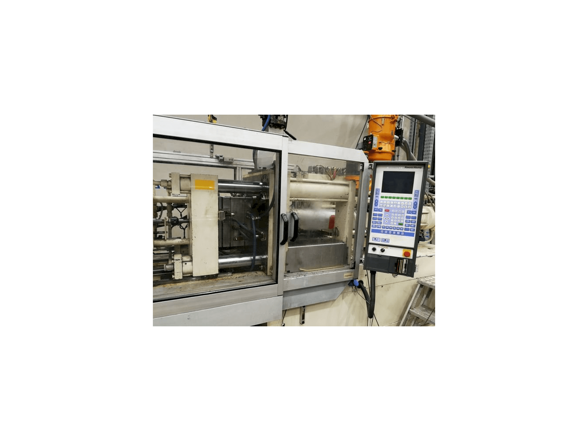 A Krauss Maffei 80/340 C1 gép elölnézete