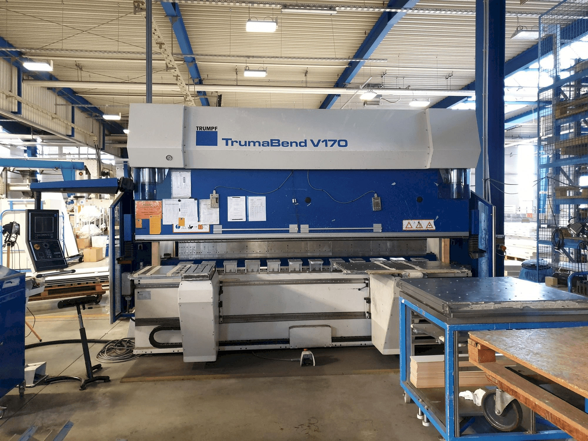 A Trumpf TrumaBend V170 gép elölnézete