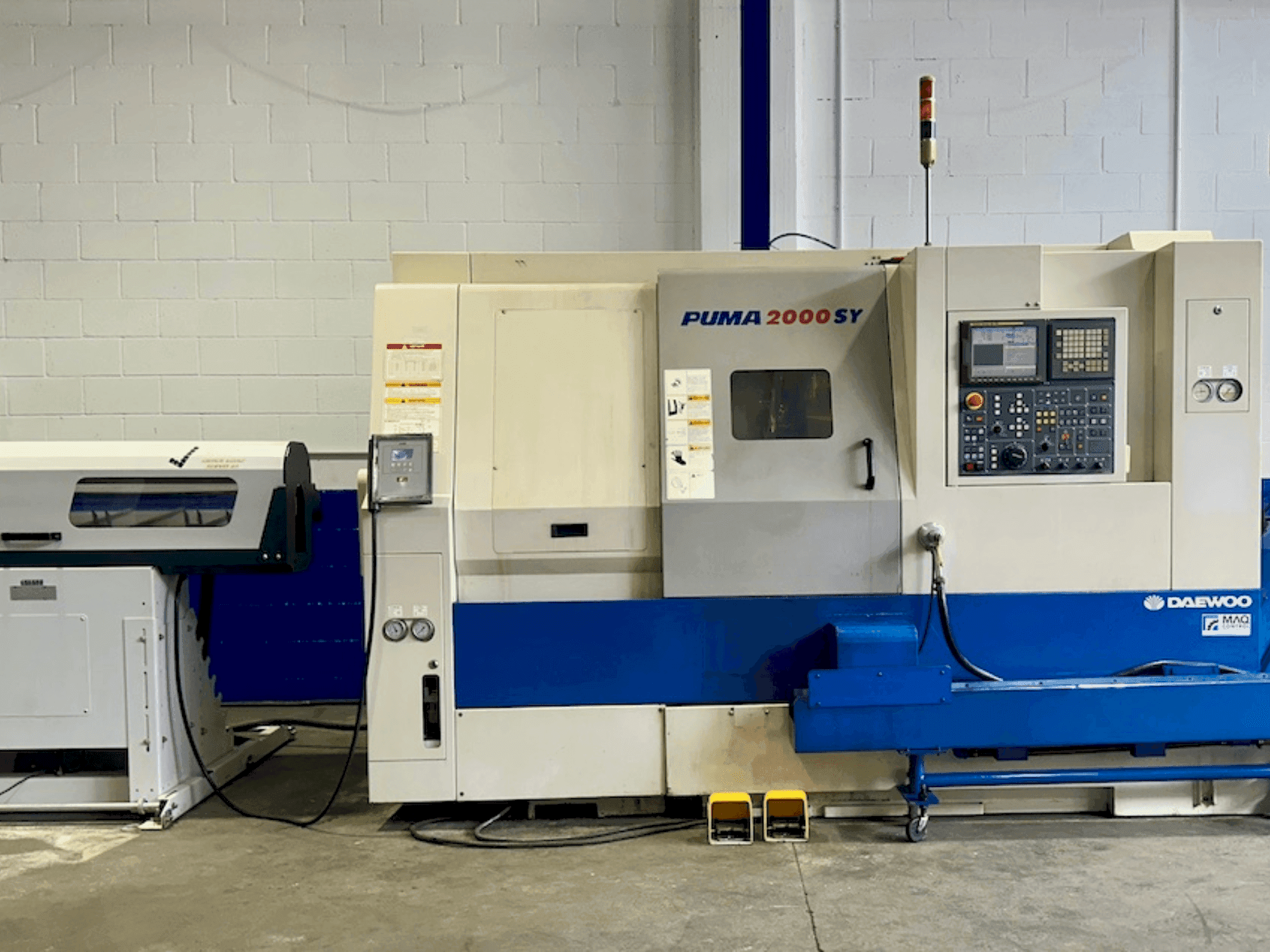 A DOOSAN PUMA 2000SY gép elölnézete