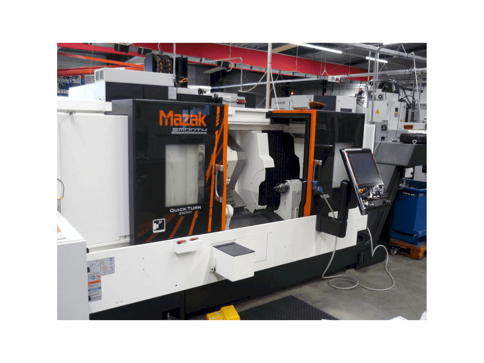 A Mazak Quick Turn 250MY gép elölnézete