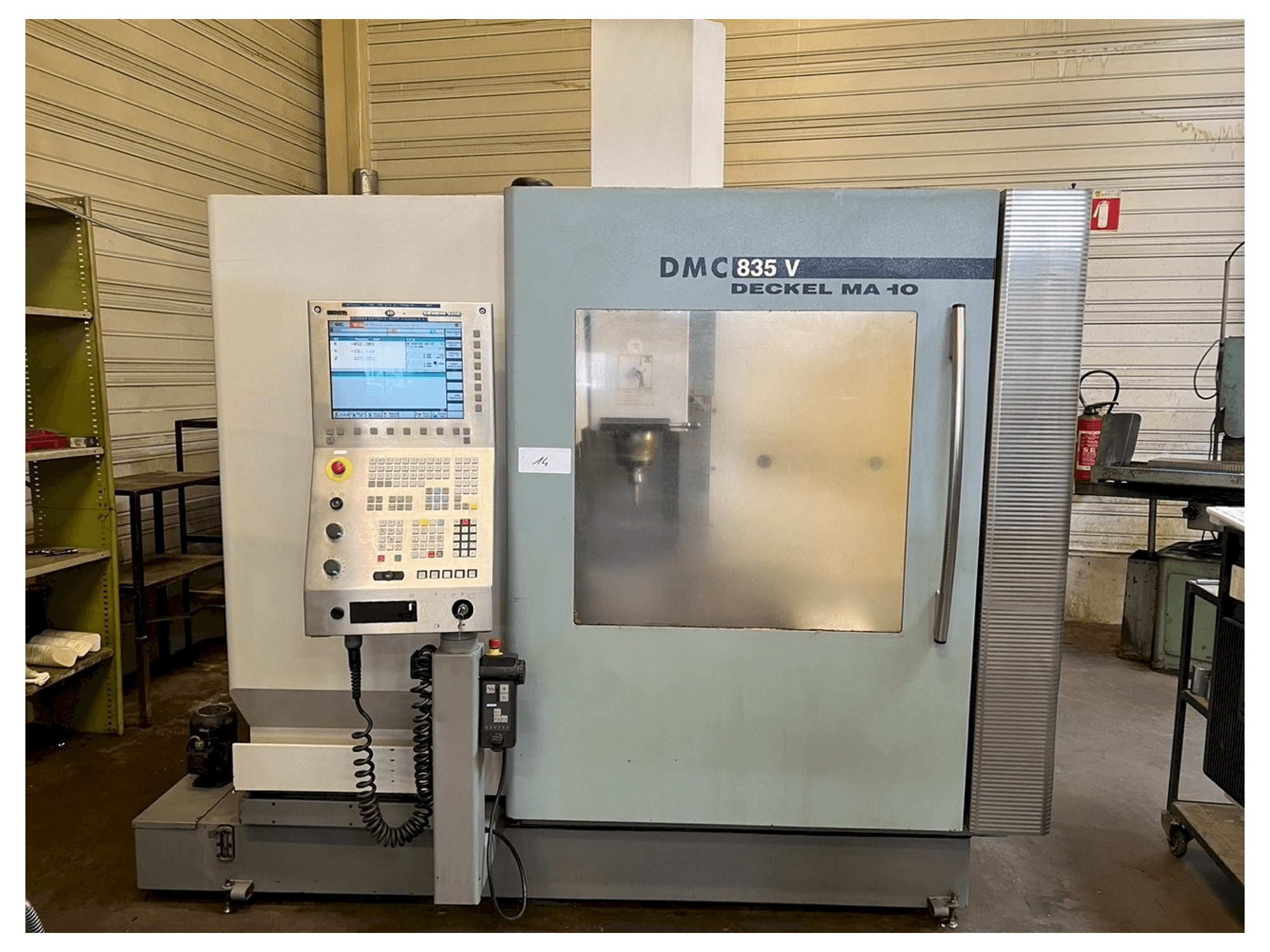 A DMG DMC 835 gép elölnézete