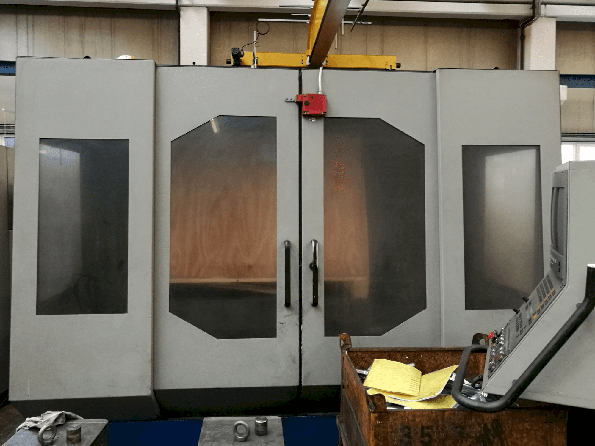 A Strojtos FGS 50 CNC gép elölnézete