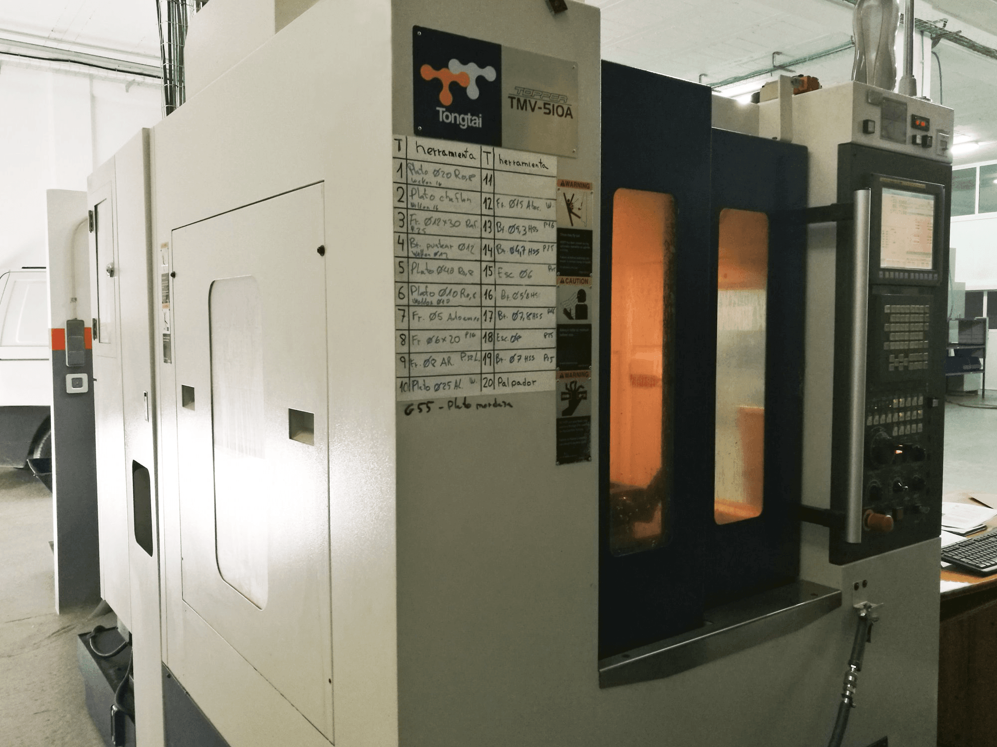 A Tongtai TMV-510A gép oldalnézete
