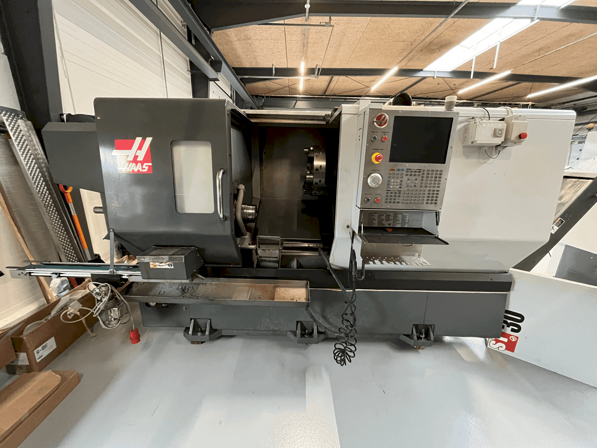 A HAAS ST-30 gép elölnézete
