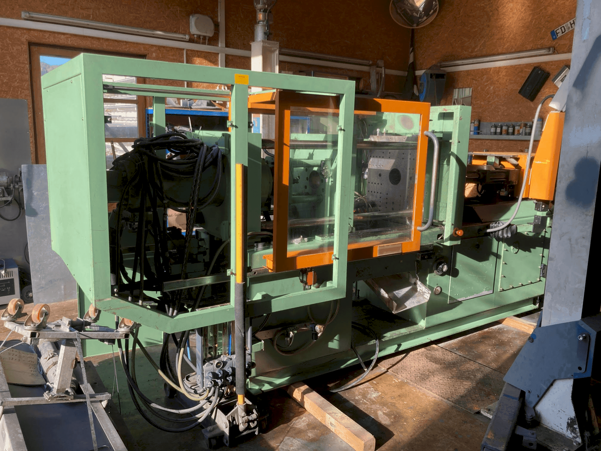 A FERROMATIK K75-S gép elölnézete