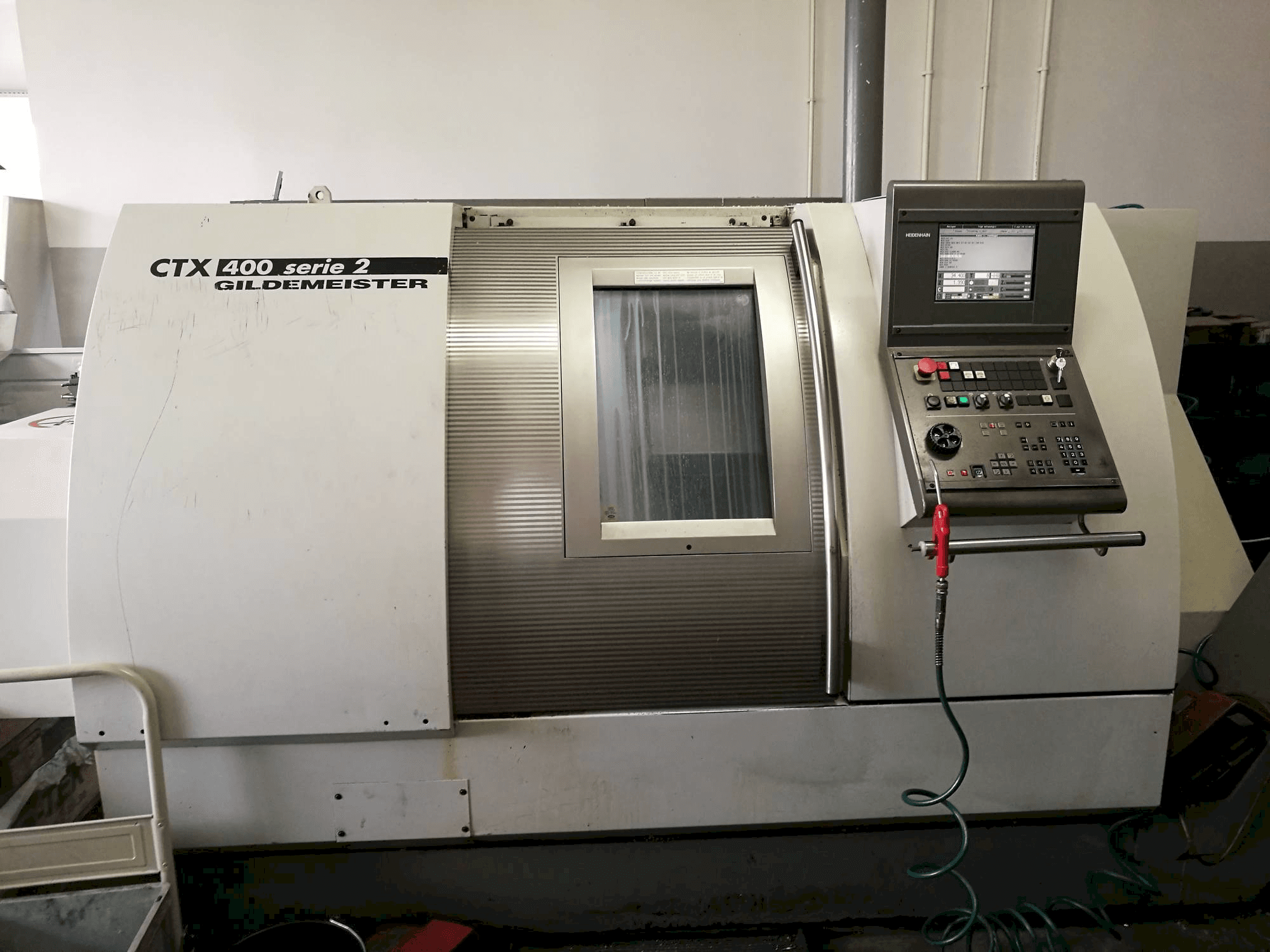 A Gildemeister CTX 400 S2 gép elölnézete