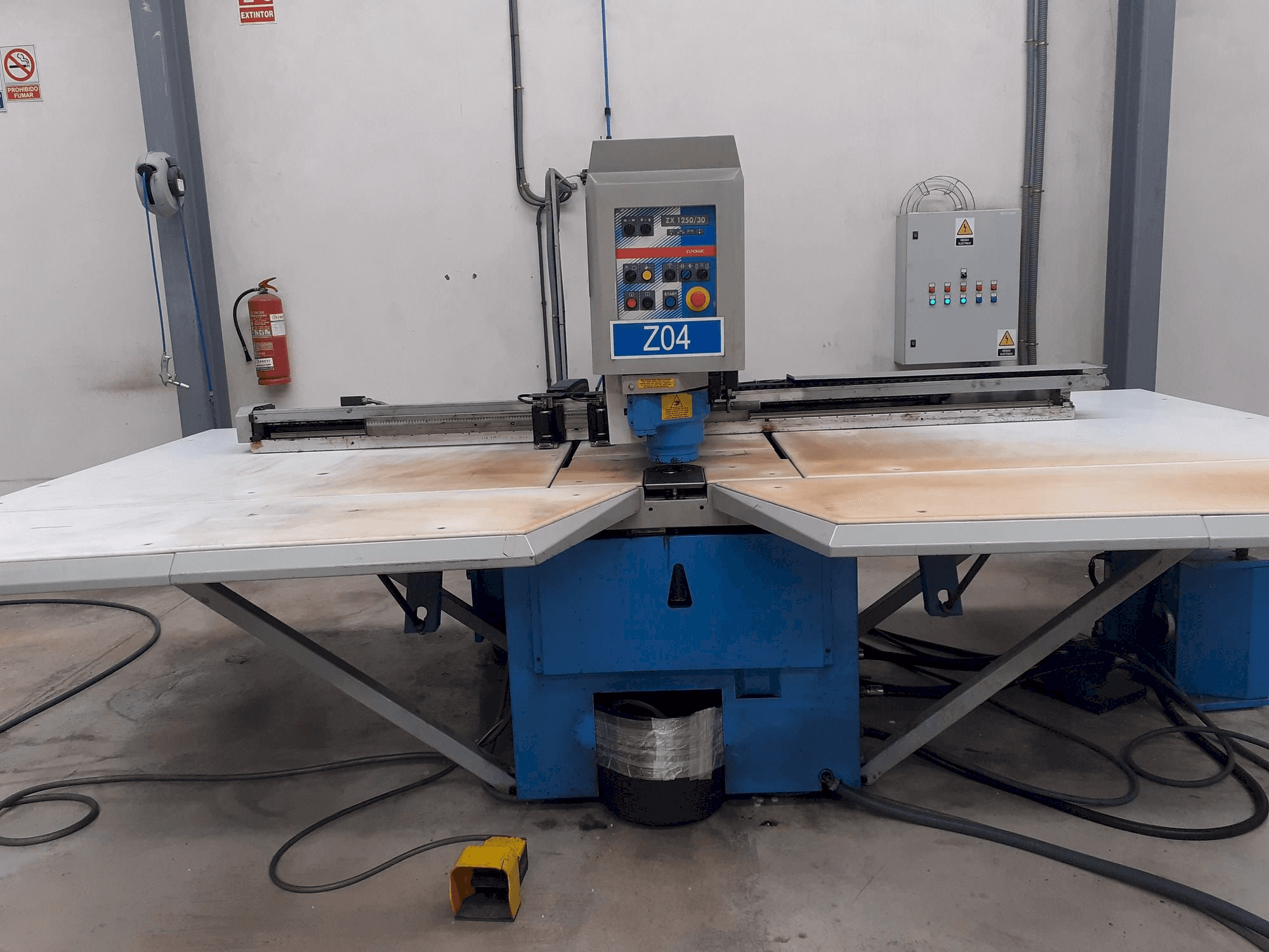 A Euromac ZX125-30 gép elölnézete