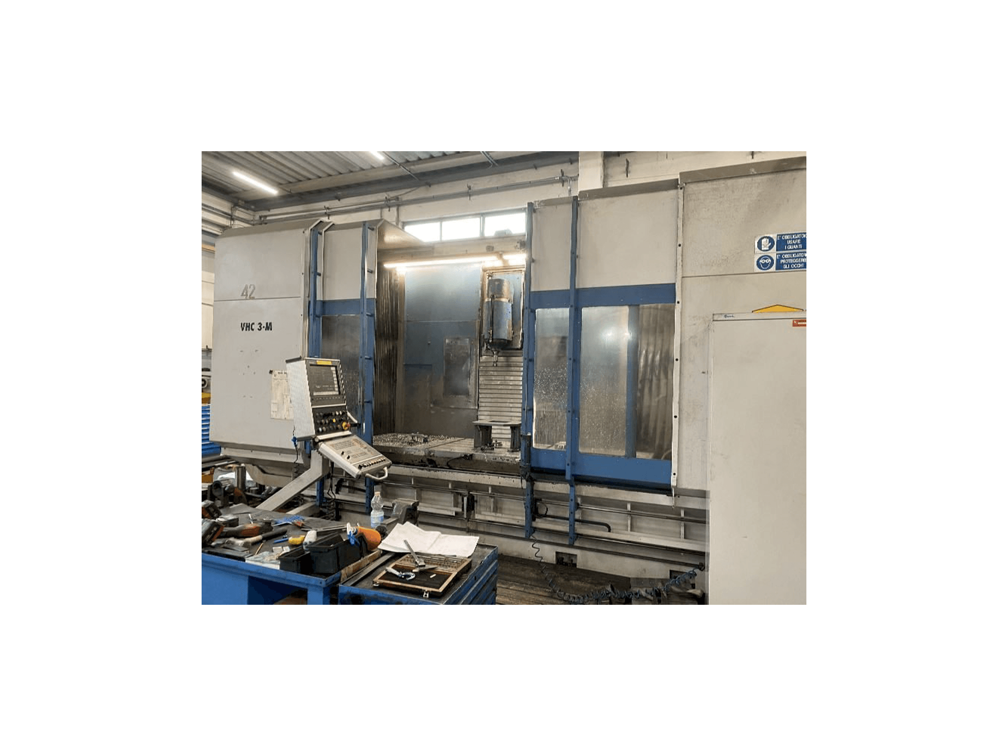 A AXA VHC 3M/2E gép elölnézete
