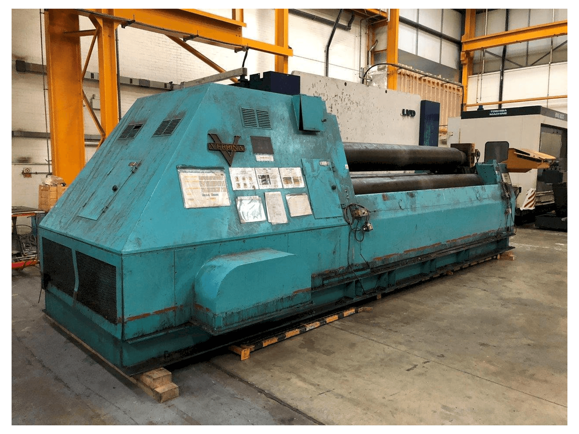 A VERRINA CLR 216 X 4050 gép elölnézete