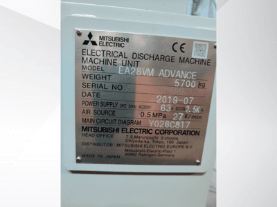 Mitsubishi Electric EA28VM Advance elektromos kisütőgép címkéje, olyan specifikációkkal, mint a súly, a tápegység és a levegőforrás.