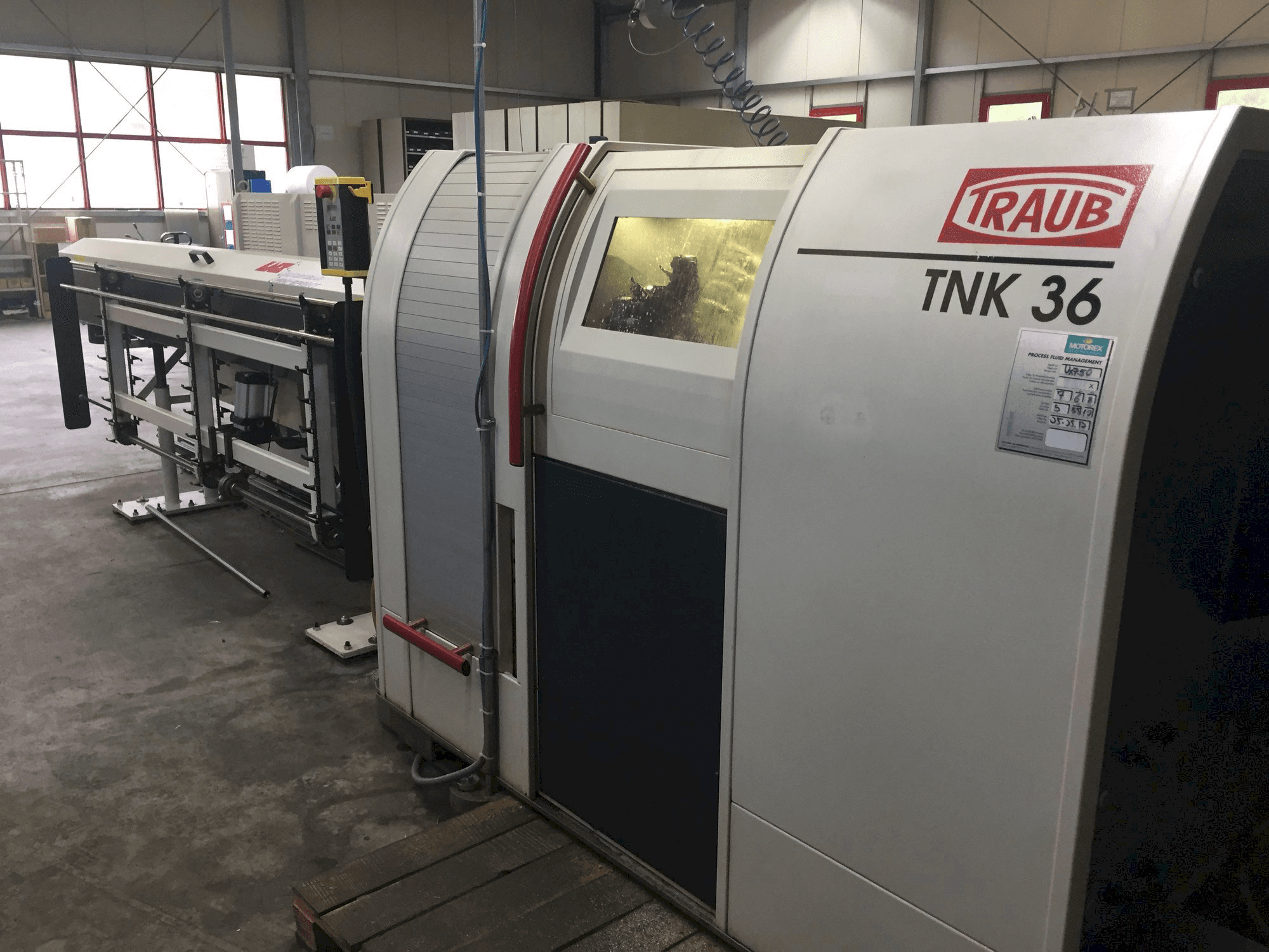 A TRAUB TNK 36 gép elölnézete