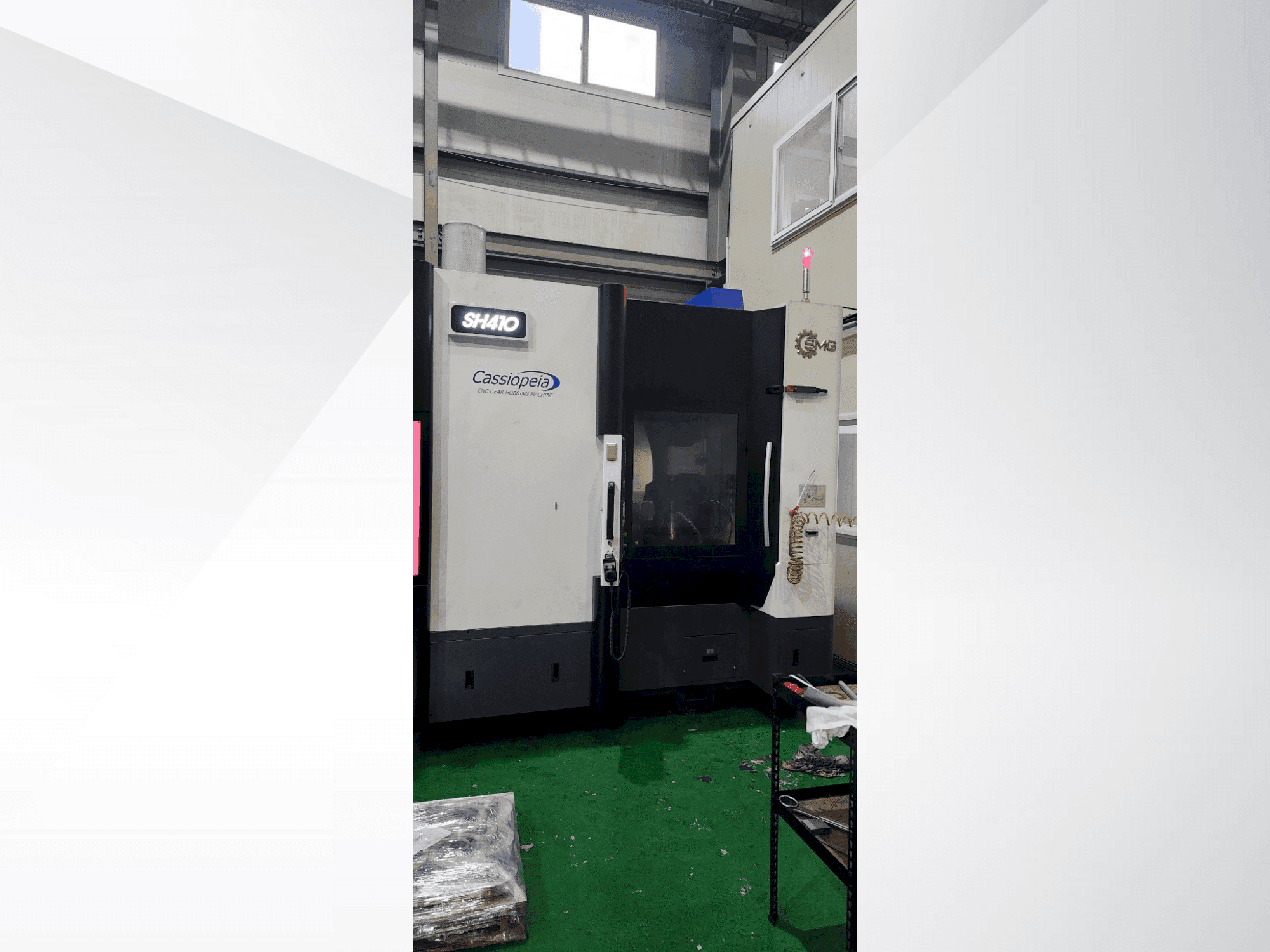 A SMG SH410 gép elölnézete