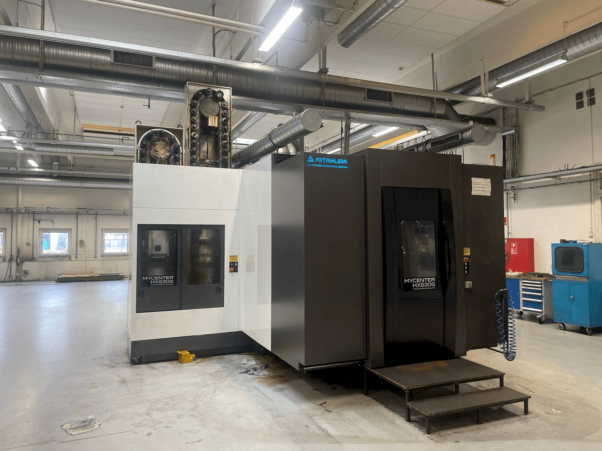 A Kitamura HX630G gép elölnézete