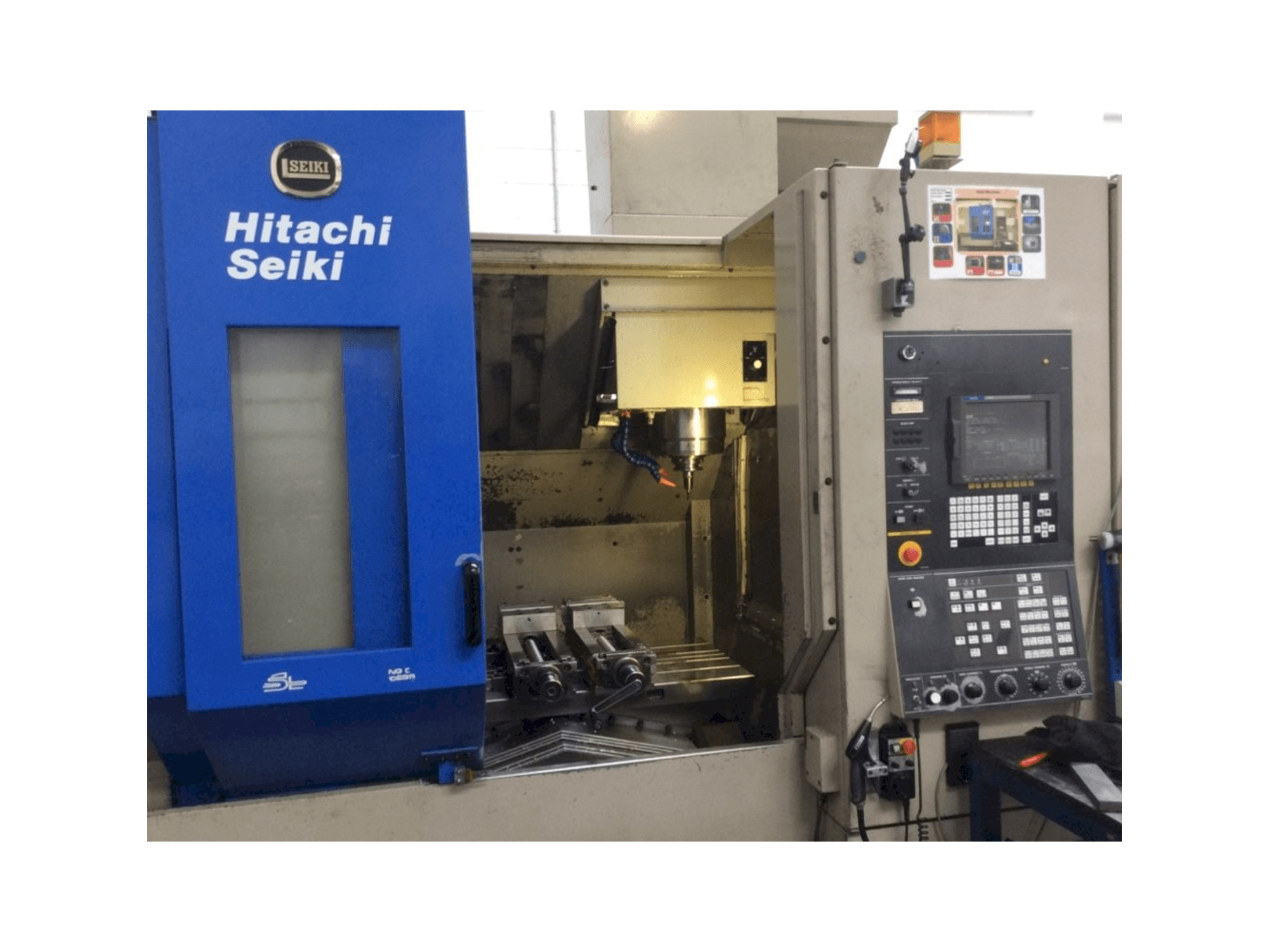 A HITACHI SEIKI VS50 gép elölnézete