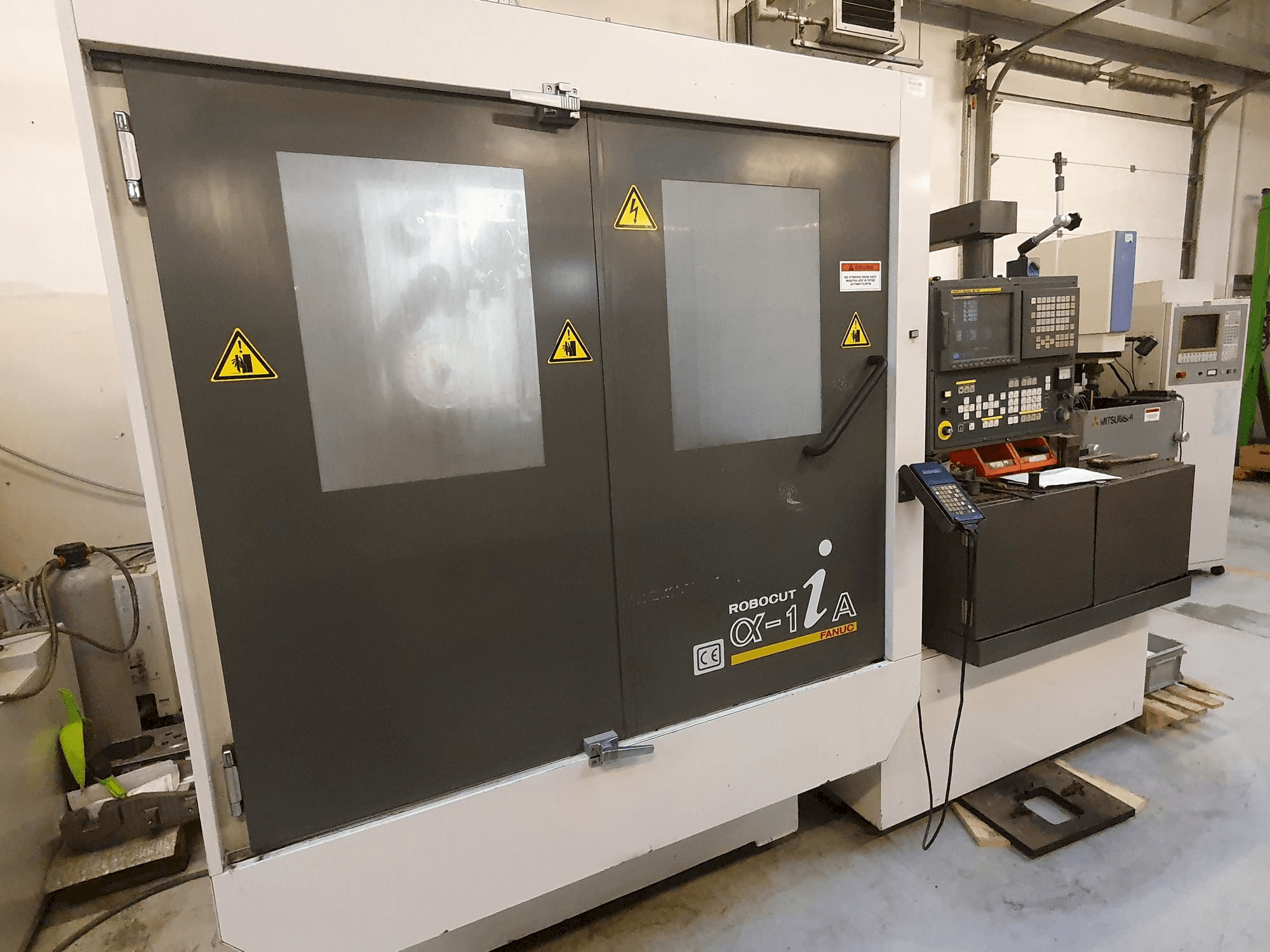 A FANUC Robocut Alpha-1iA gép elölnézete