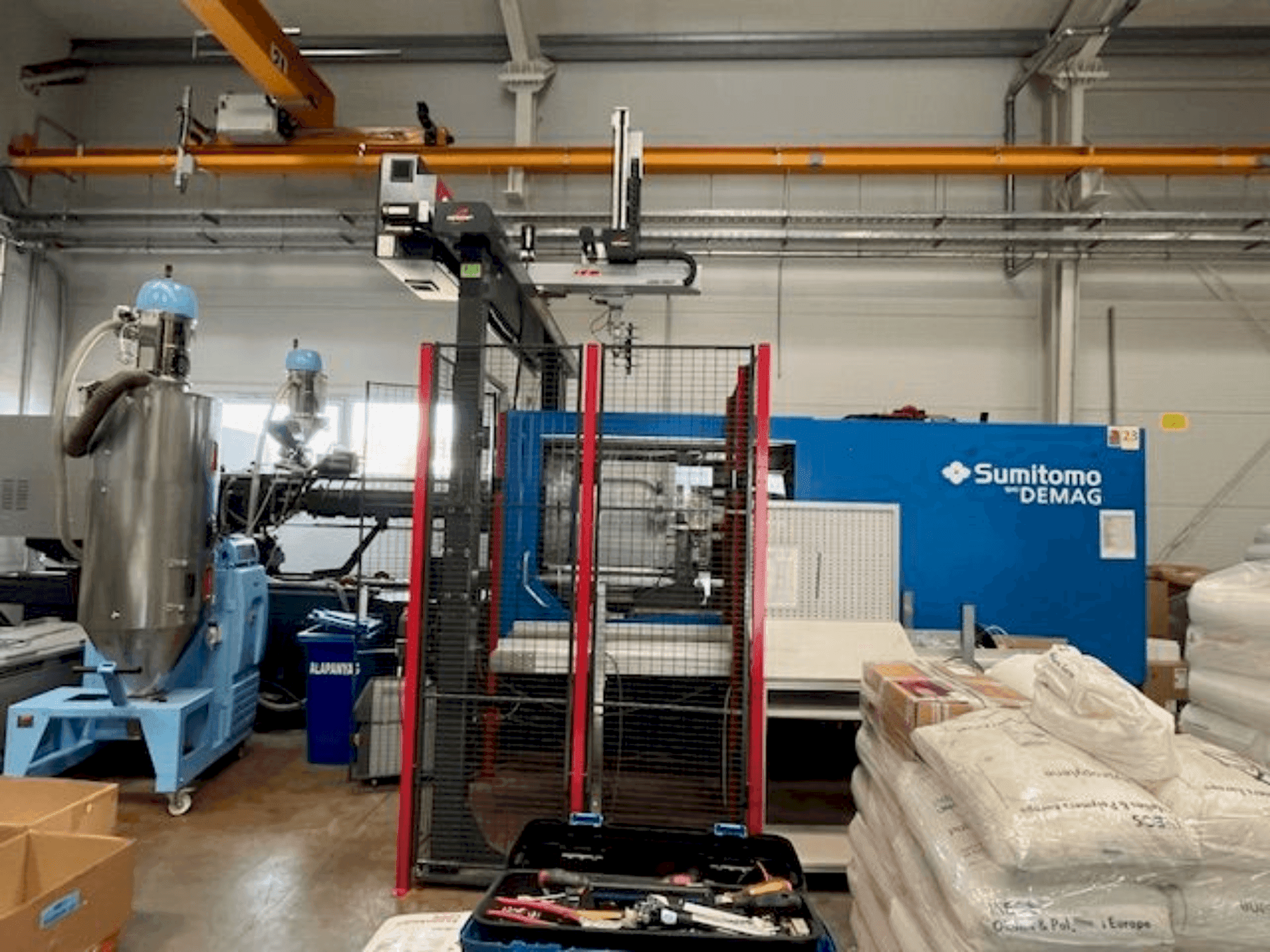 A SUMITOMO SHI DEMAG IntElect2 500/920-2200 gép elölnézete