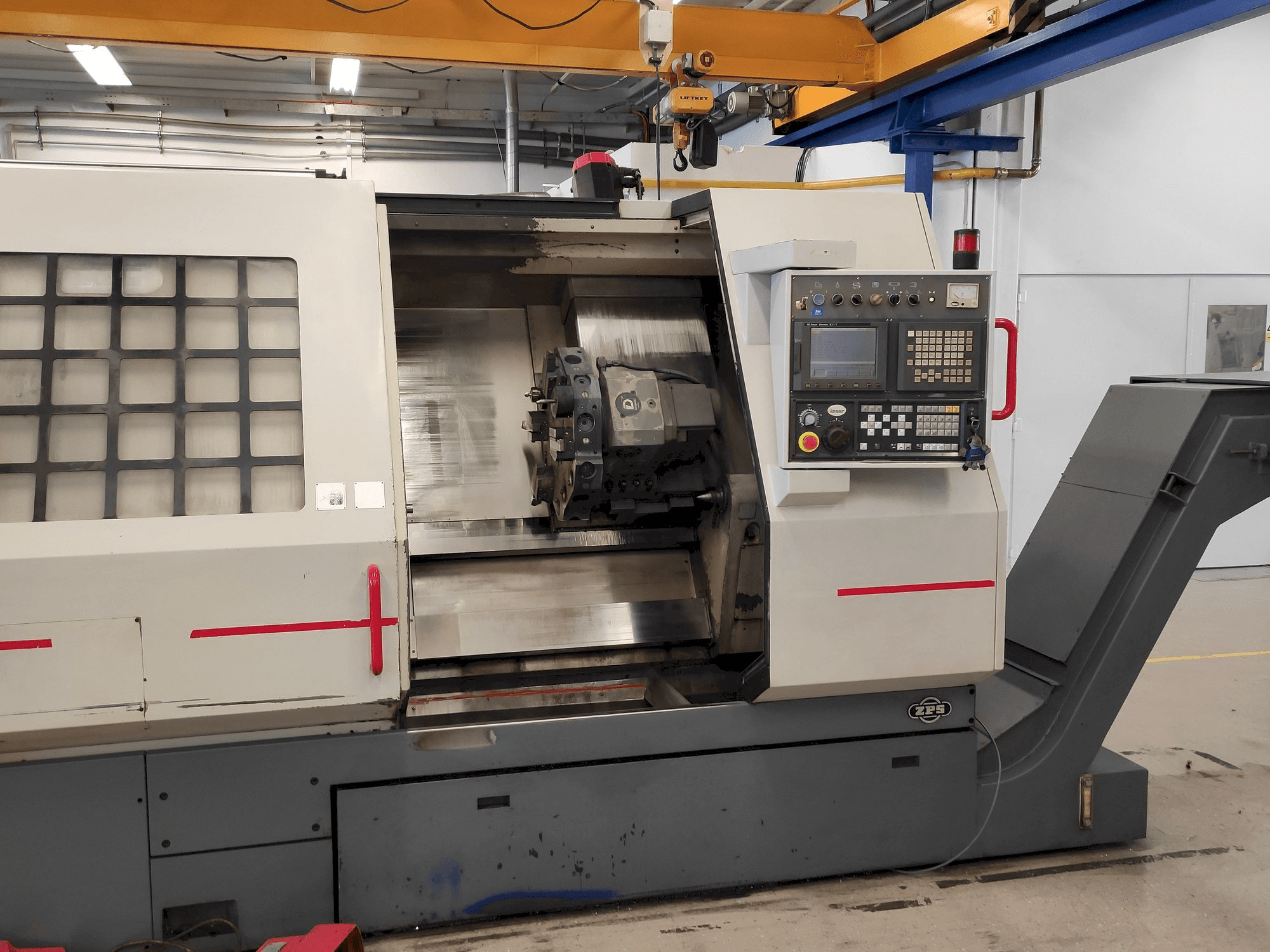 A ZPS S-80/750 CNC gép elölnézete