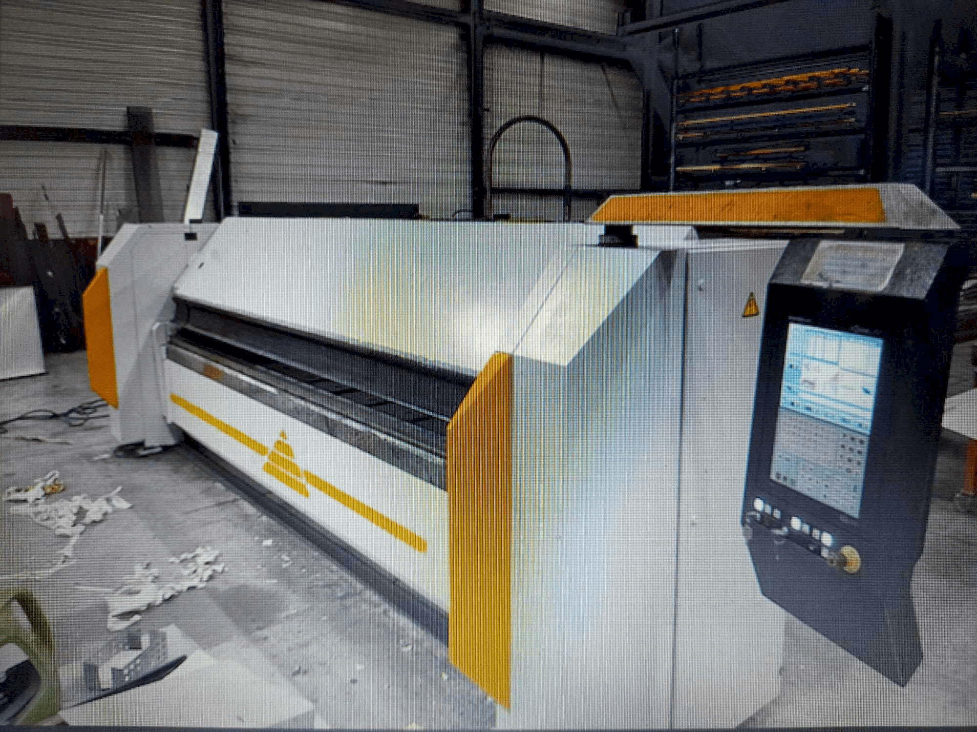 A RAS 73.40 flexibend gép elölnézete