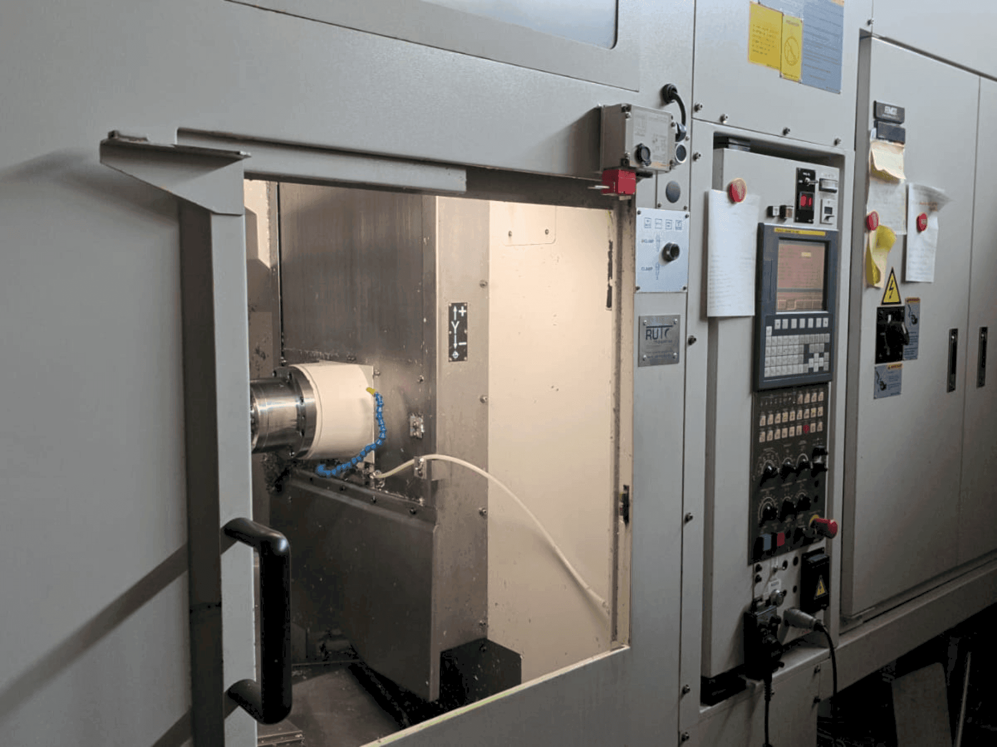 A Tongtai TMH-400 gép elölnézete