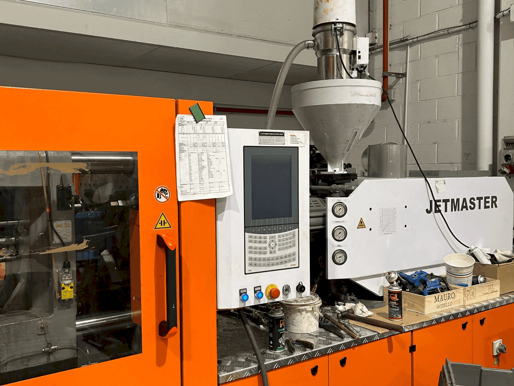 A CHEN HSONG JM200-MK6e gép elölnézete