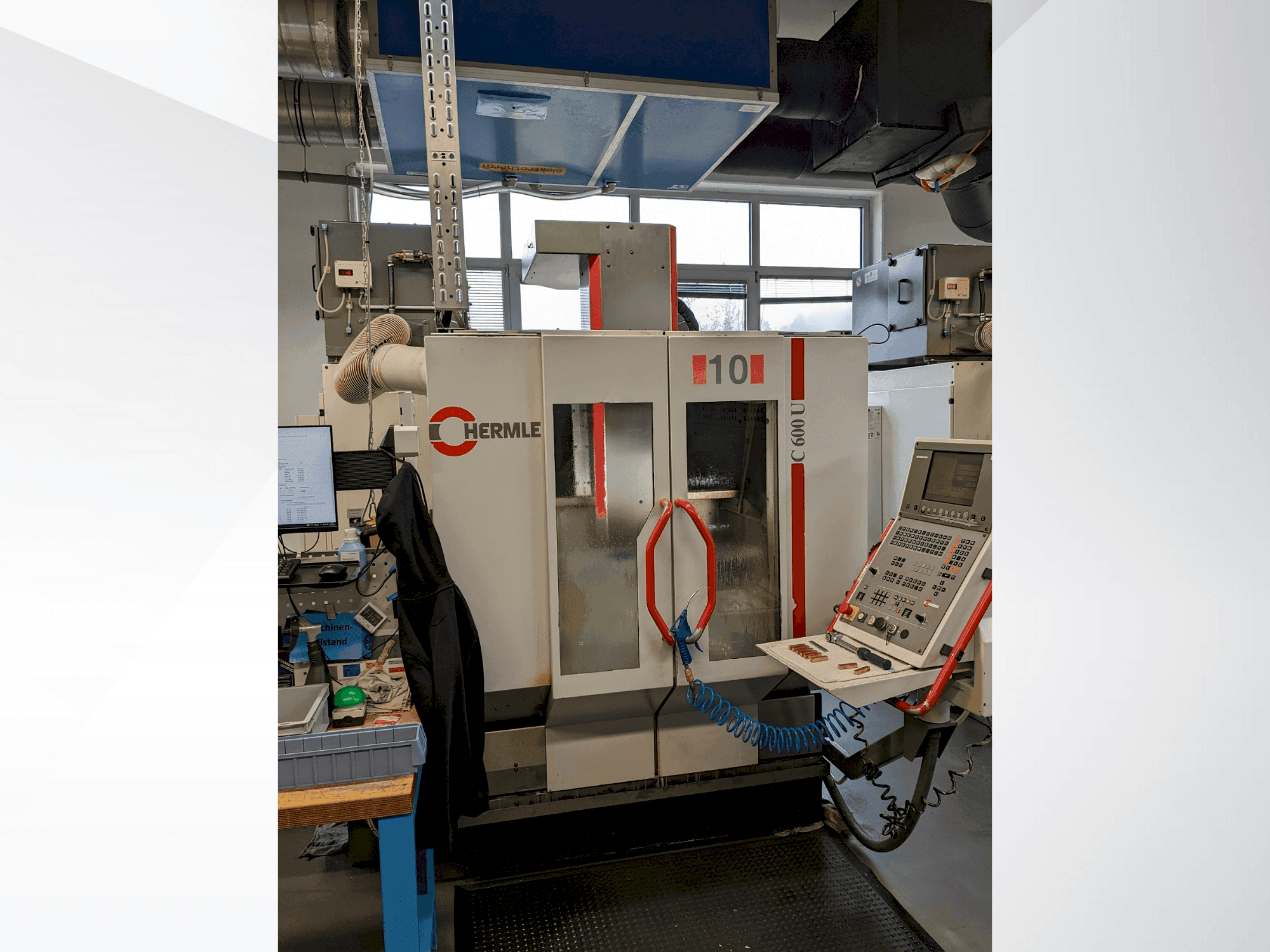 A HERMLE C600U gép elölnézete