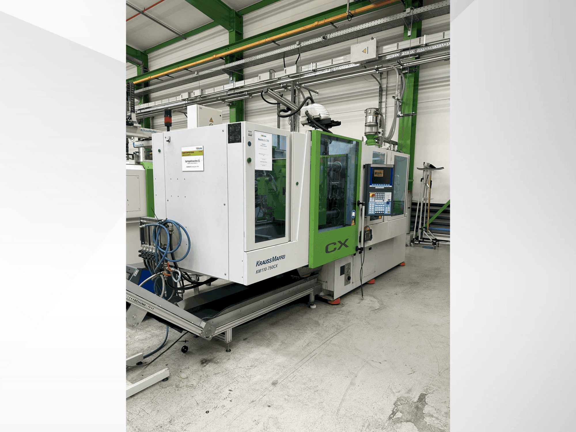 A Krauss Maffei 110-750 CX gép elölnézete