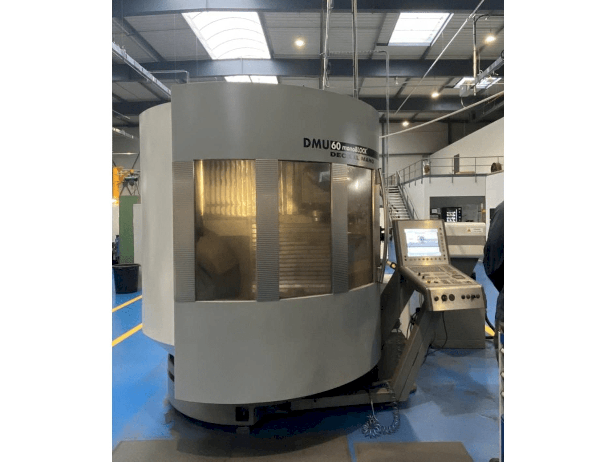 A DECKEL MAHO Type DMU60 MonoBlock gép elölnézete