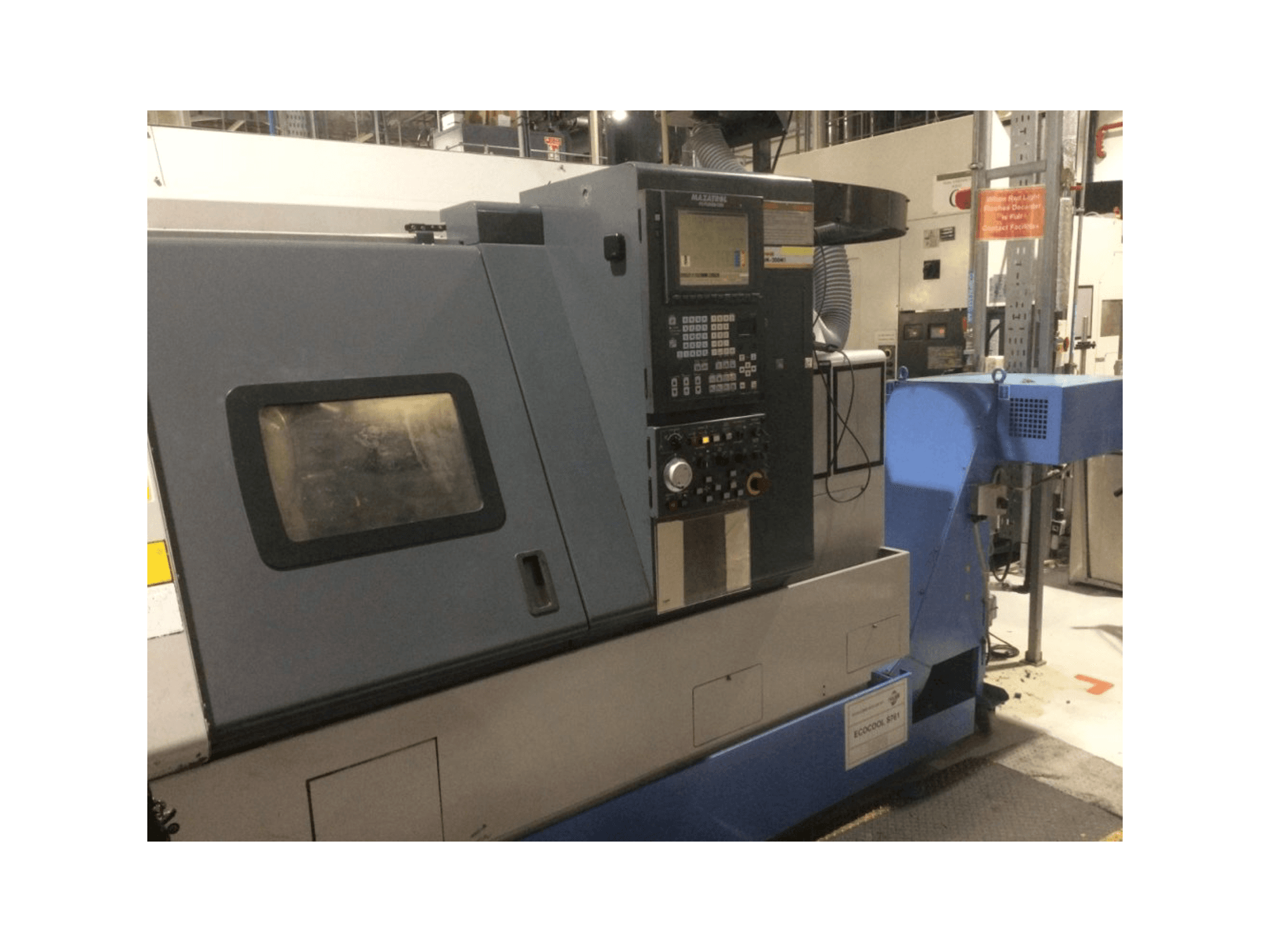 A Mazak Super Quick Turn 200M gép oldalnézete