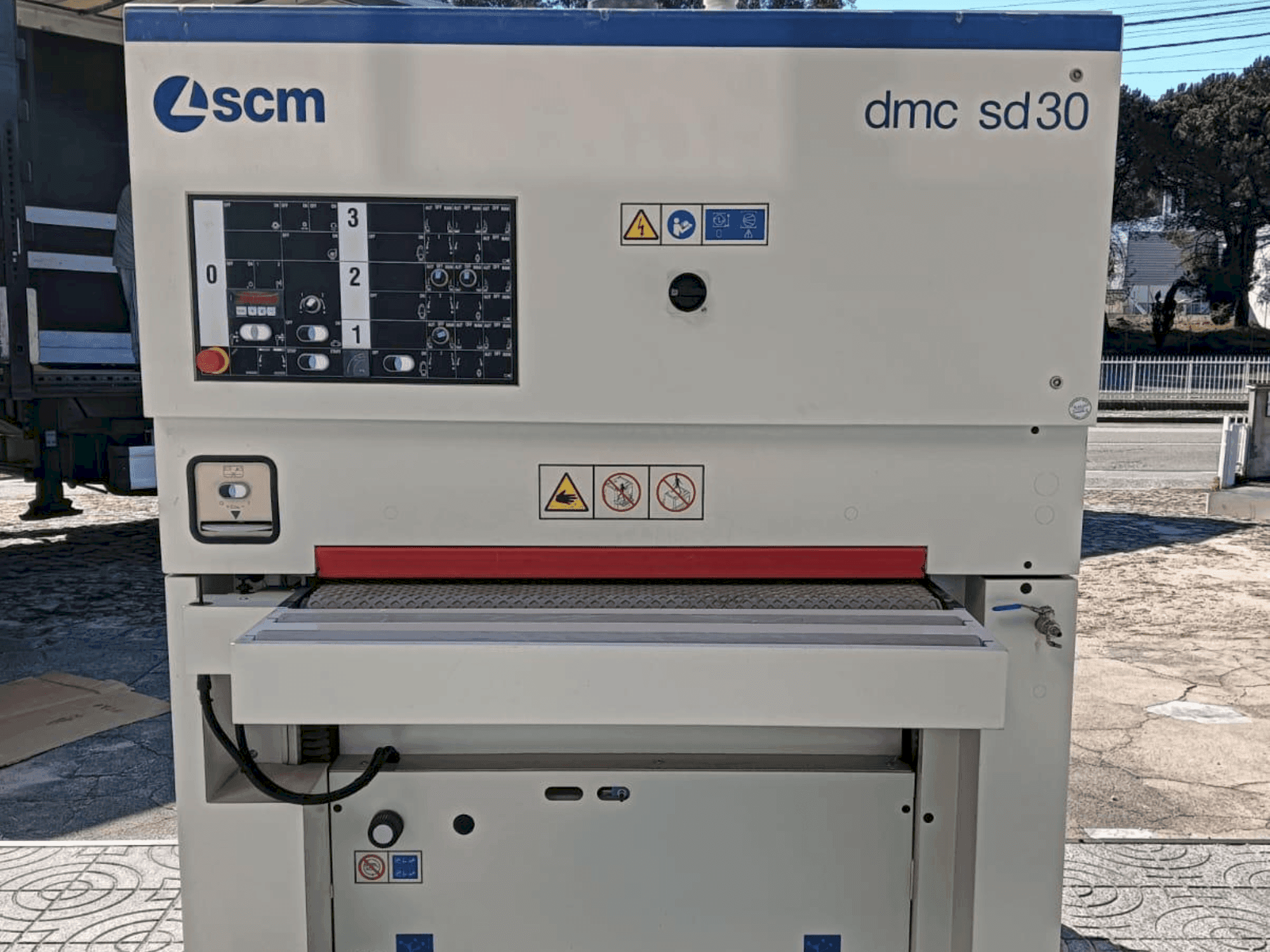 A SMCTL DMC SD 30 RCS 110 gép elölnézete