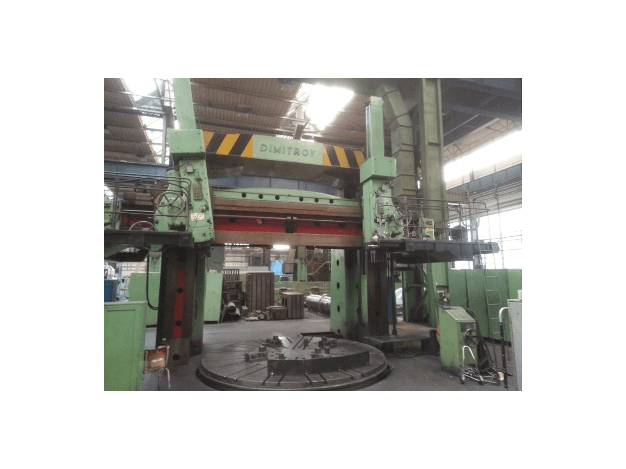 A Dimitrov 4000 gép bal oldali nézete