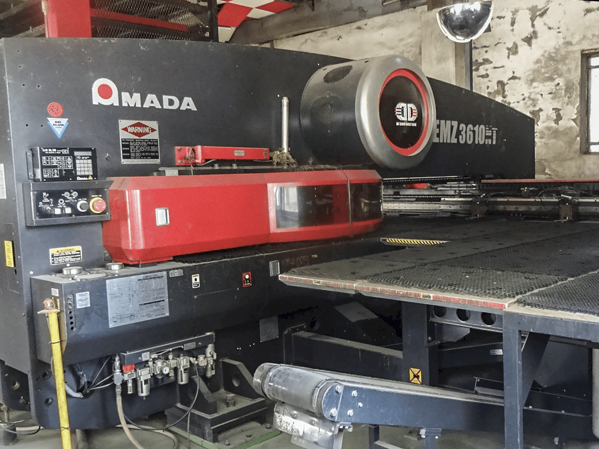 Left view of AMADA EMZ3610NT Machine