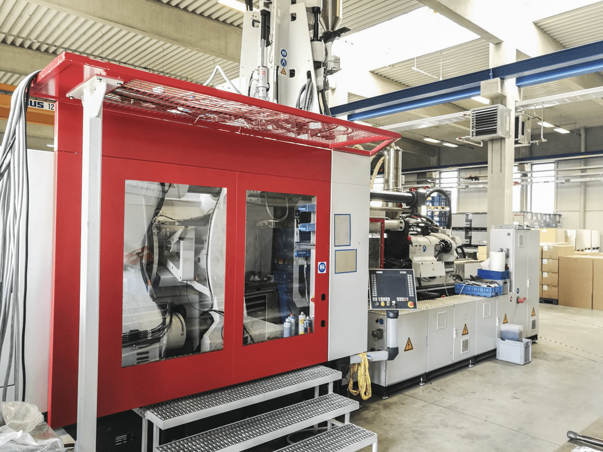 A FERROMATIK MILACRON MM 800-4880/MSW gép bal oldali nézete