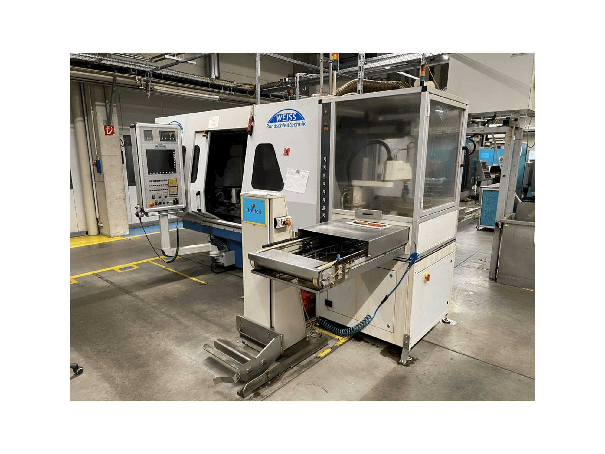 A WEISS SER 07-14 K33-1 gép elölnézete