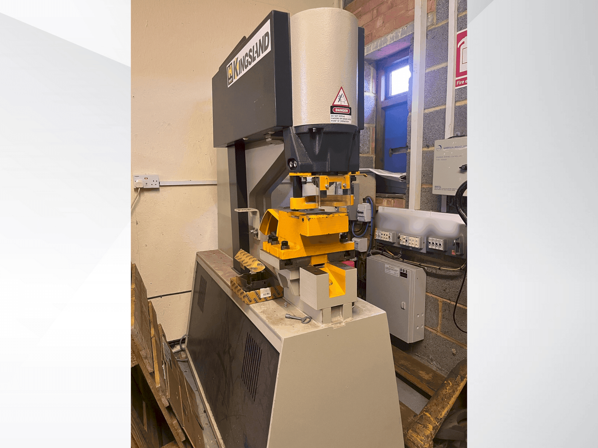 A HACO Kingsland 60p gép elölnézete