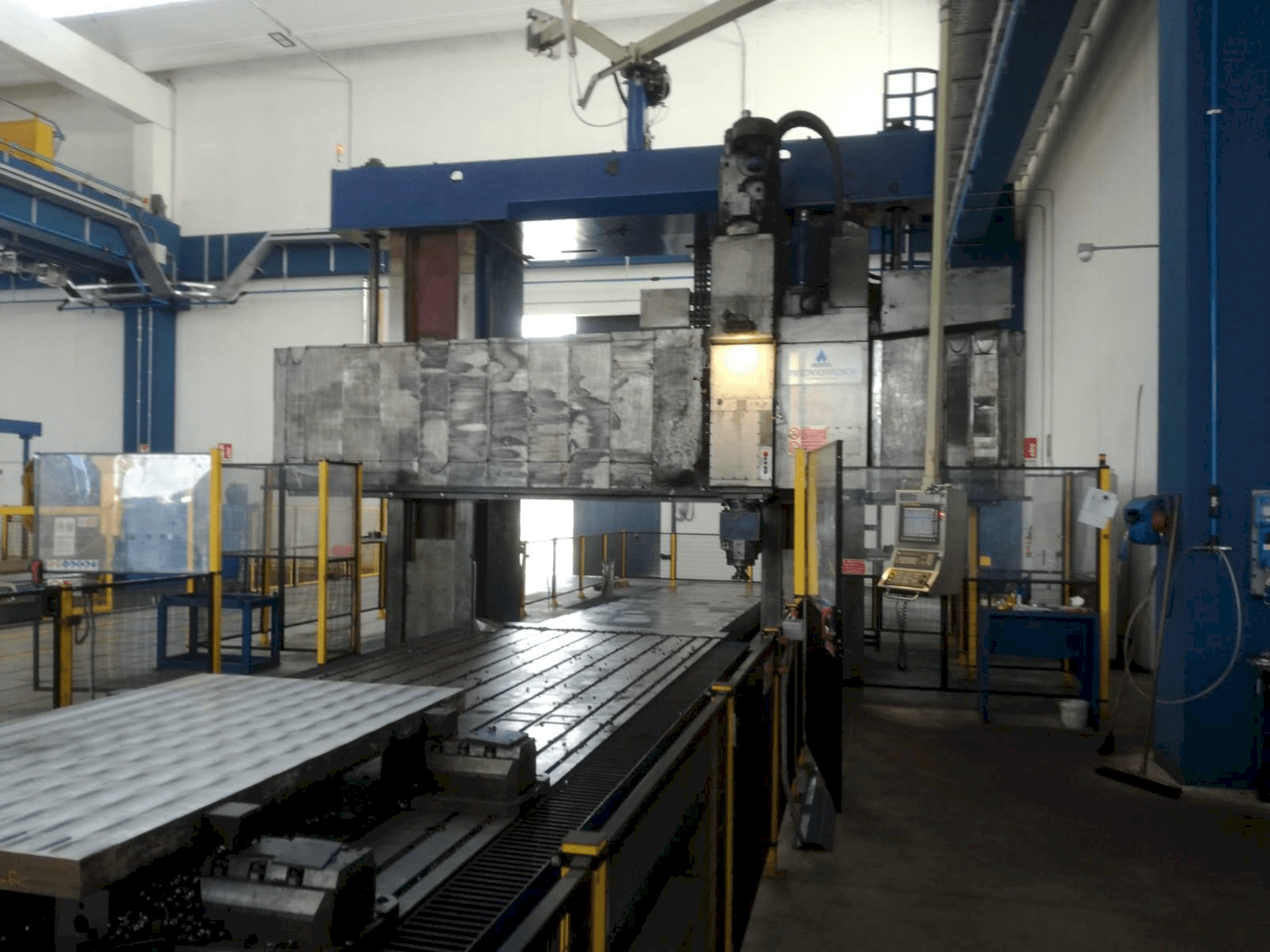 A STANKO Fresa a Portale gép elölnézete