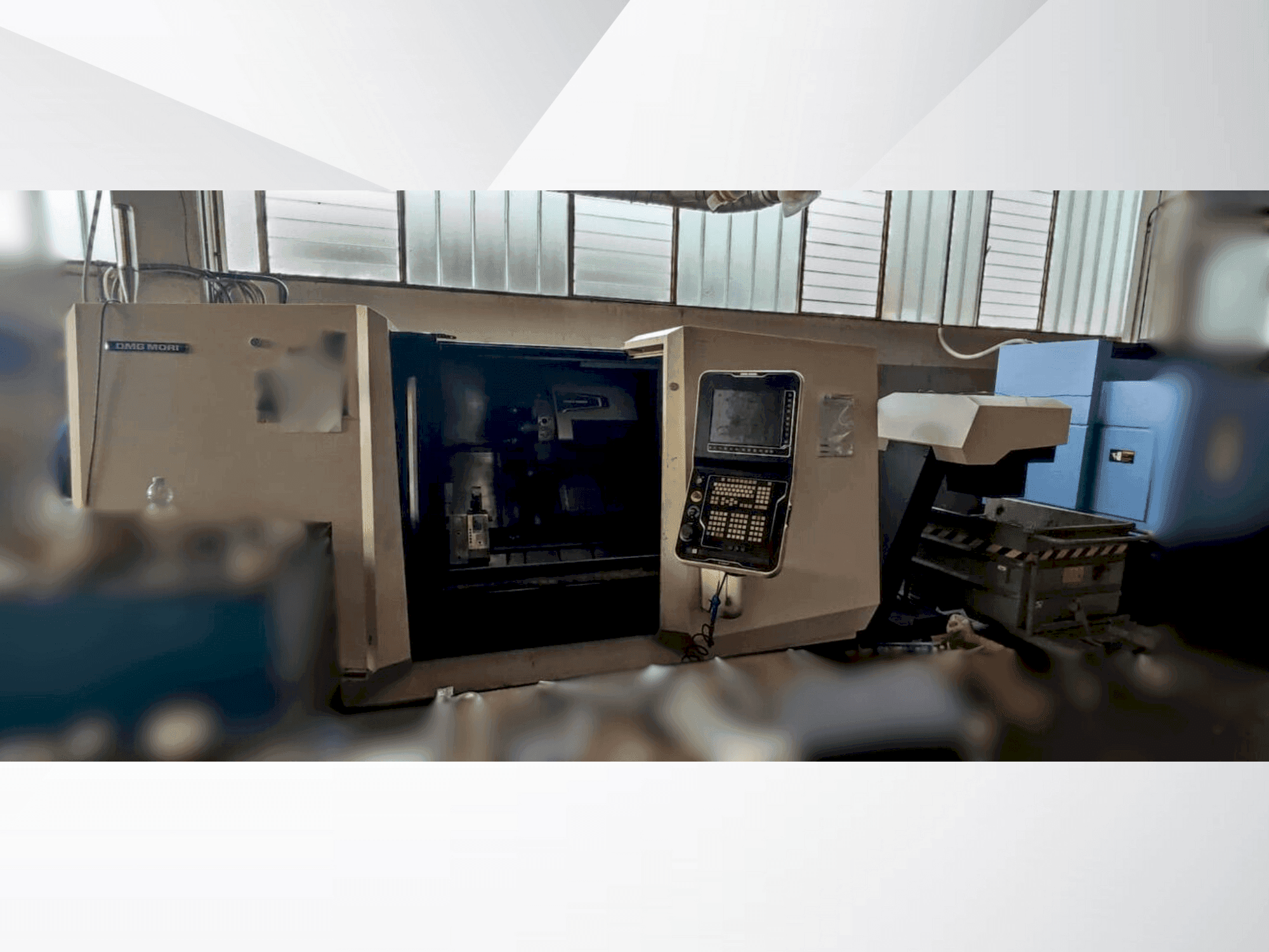 A DMG MORI CLX 550 gép elölnézete