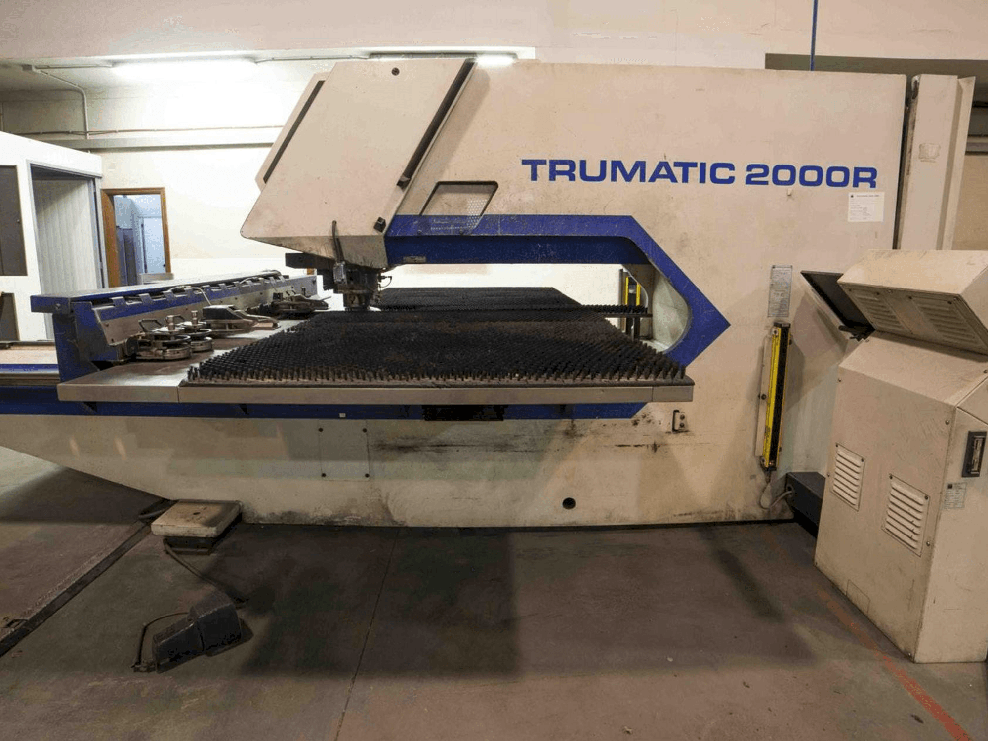 A Trumpf Trumatic 2000R gép elölnézete