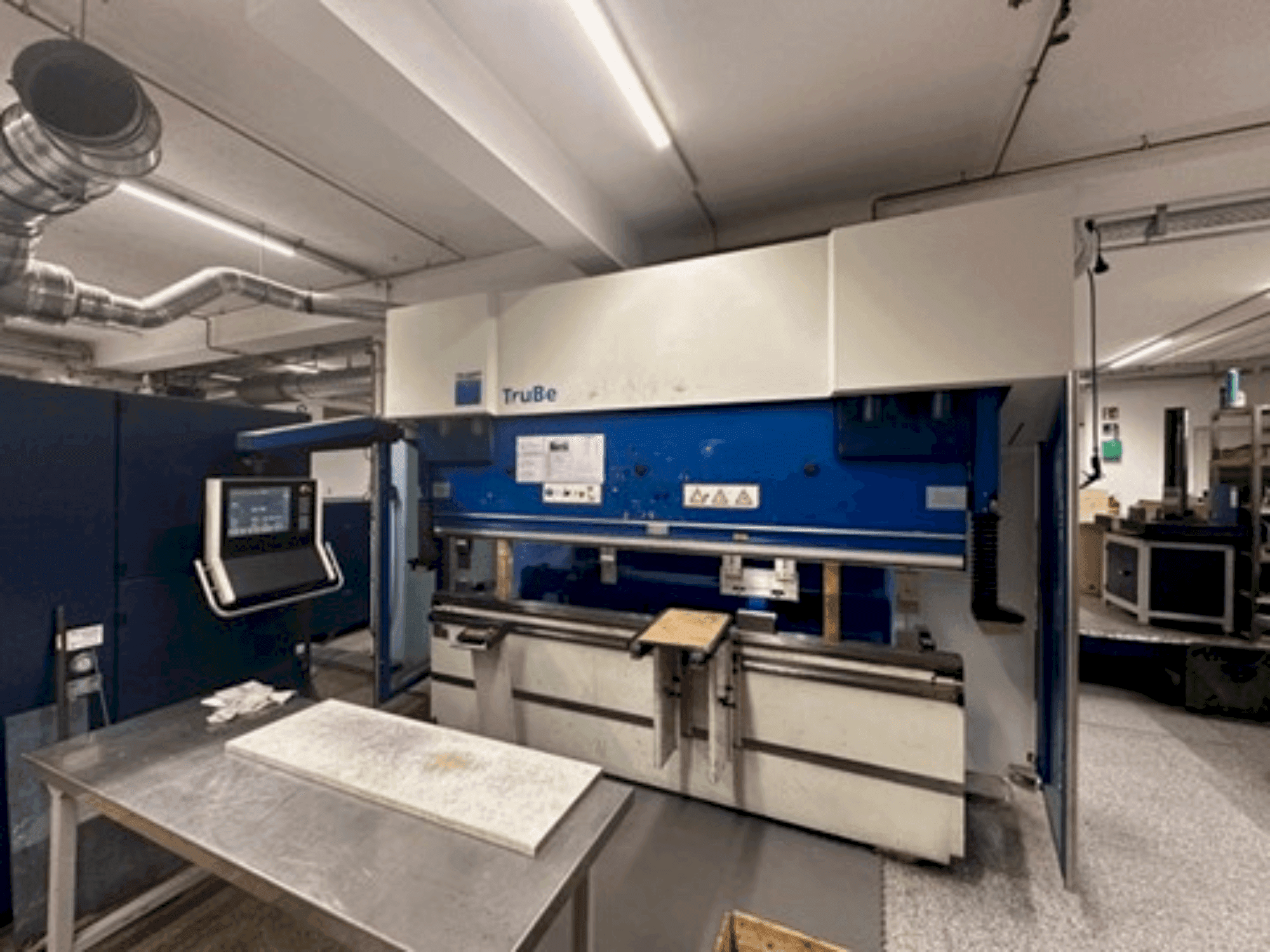 A TRUMPF TruBend 5170 gép elölnézete