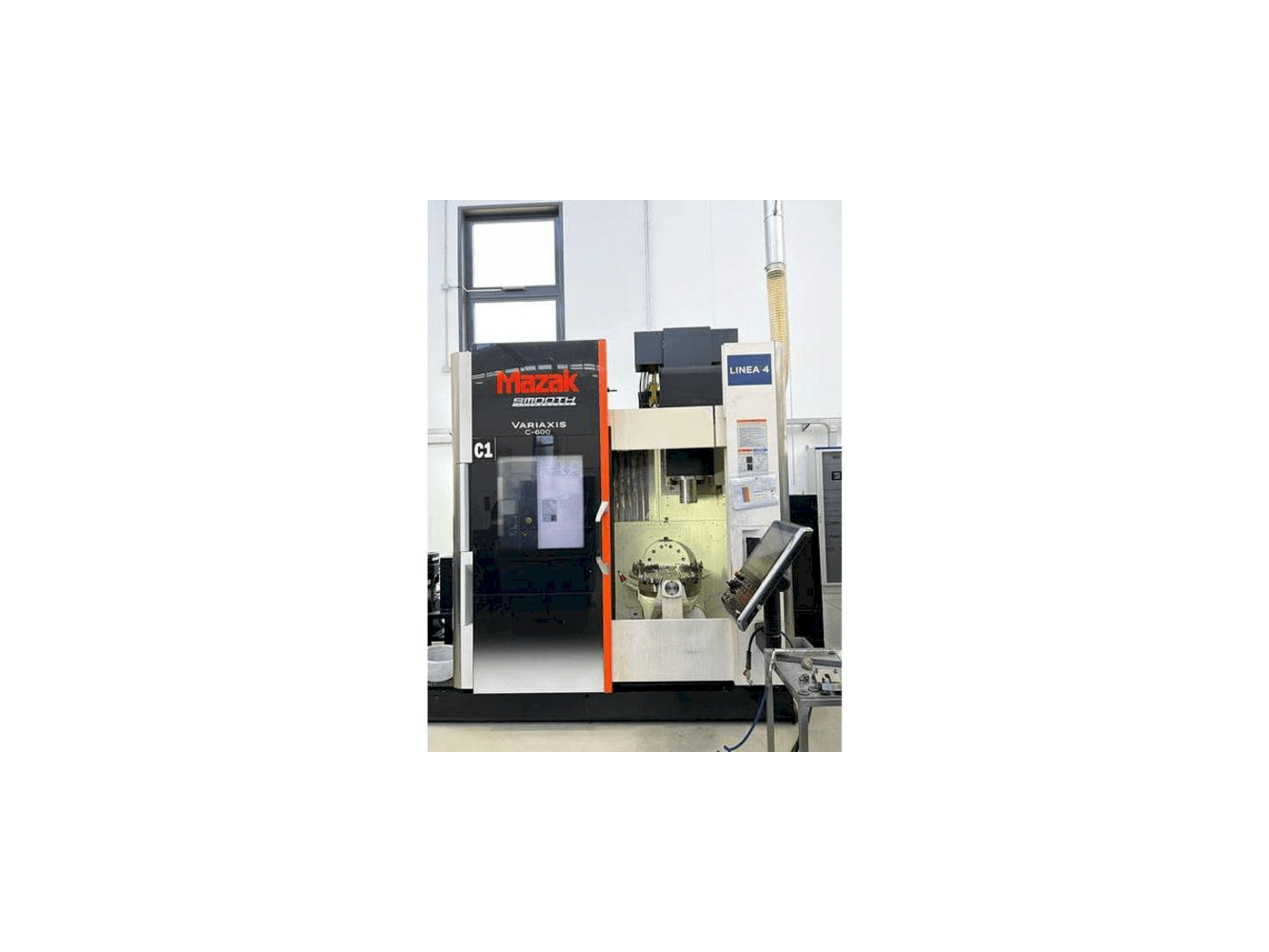 A Mazak VARIAXIS C 600 gép elölnézete