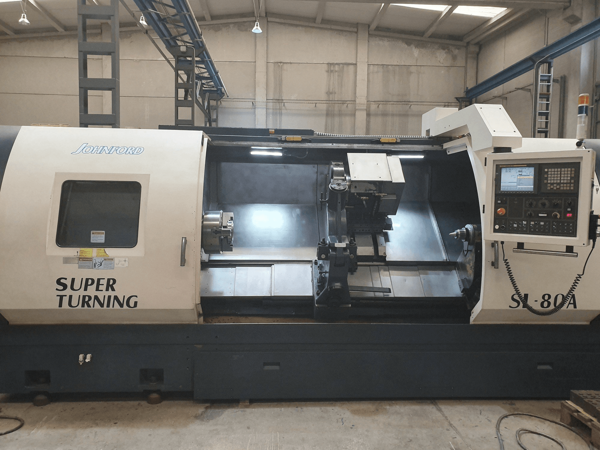 A Johnford SL-80A gép elölnézete