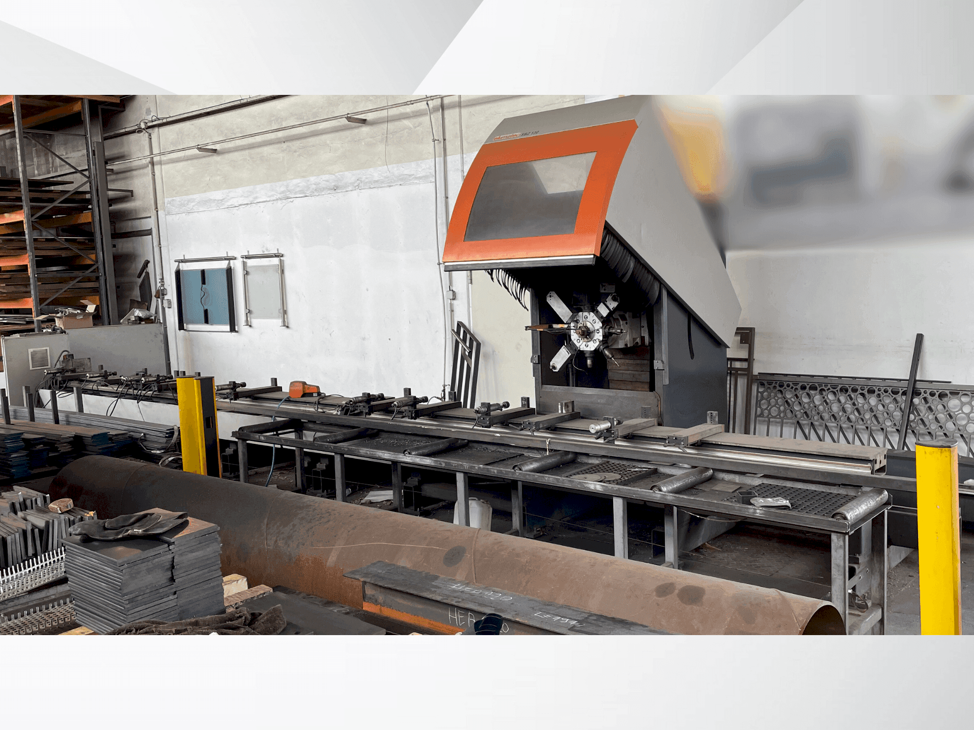 A Elumatec SBZ 130 gép elölnézete