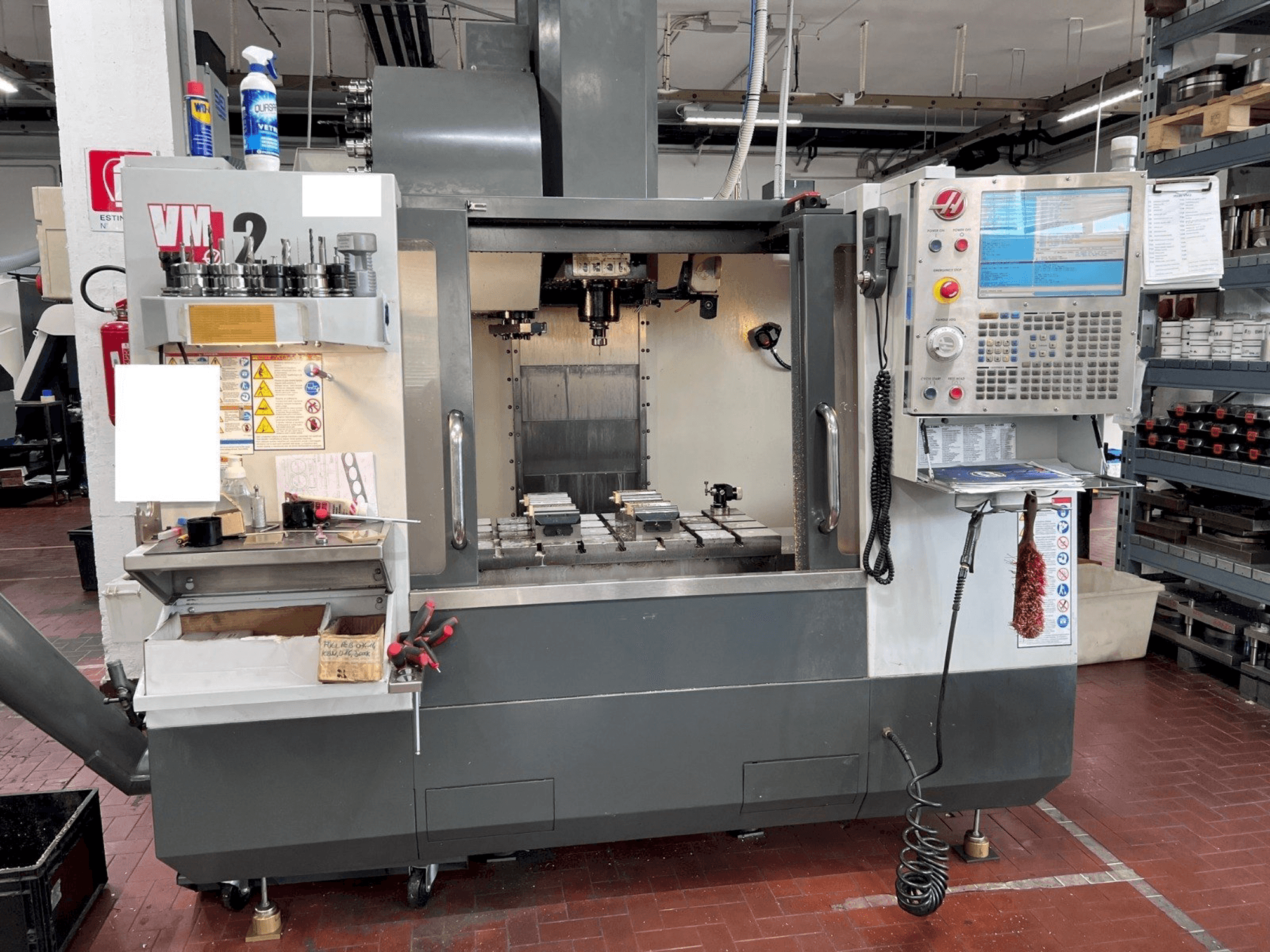 A HAAS VM2 gép elölnézete